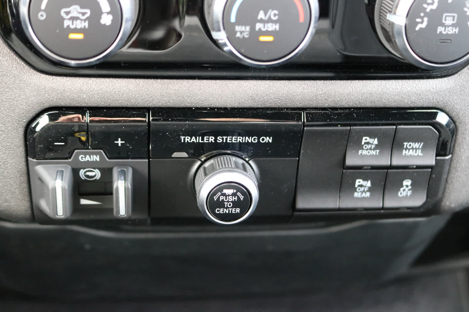 Thumbnail: 2026 RAM 1500 - 17