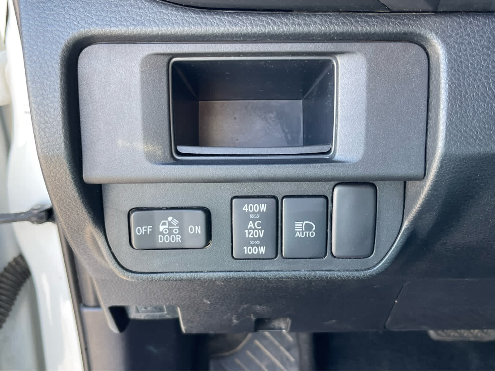 Thumbnail: 2019 Toyota Tacoma - 18