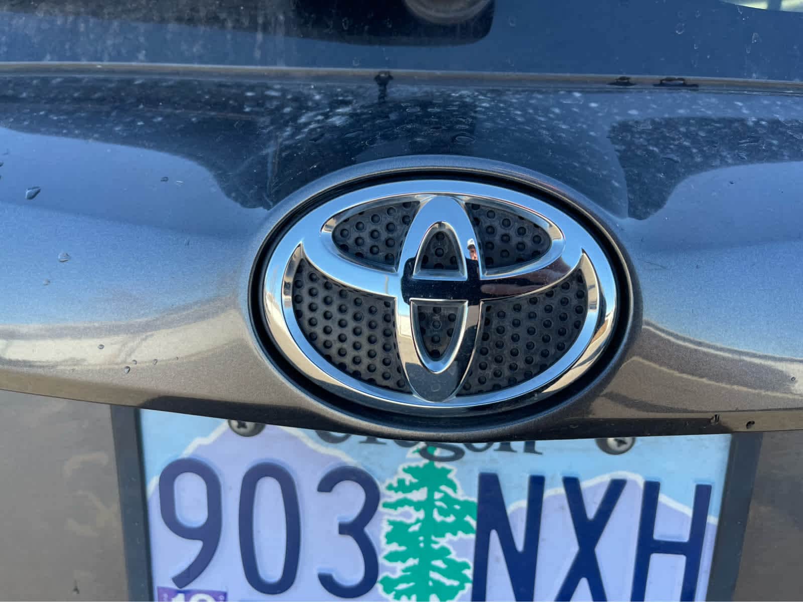 Thumbnail: 2018 Toyota RAV4 - 10