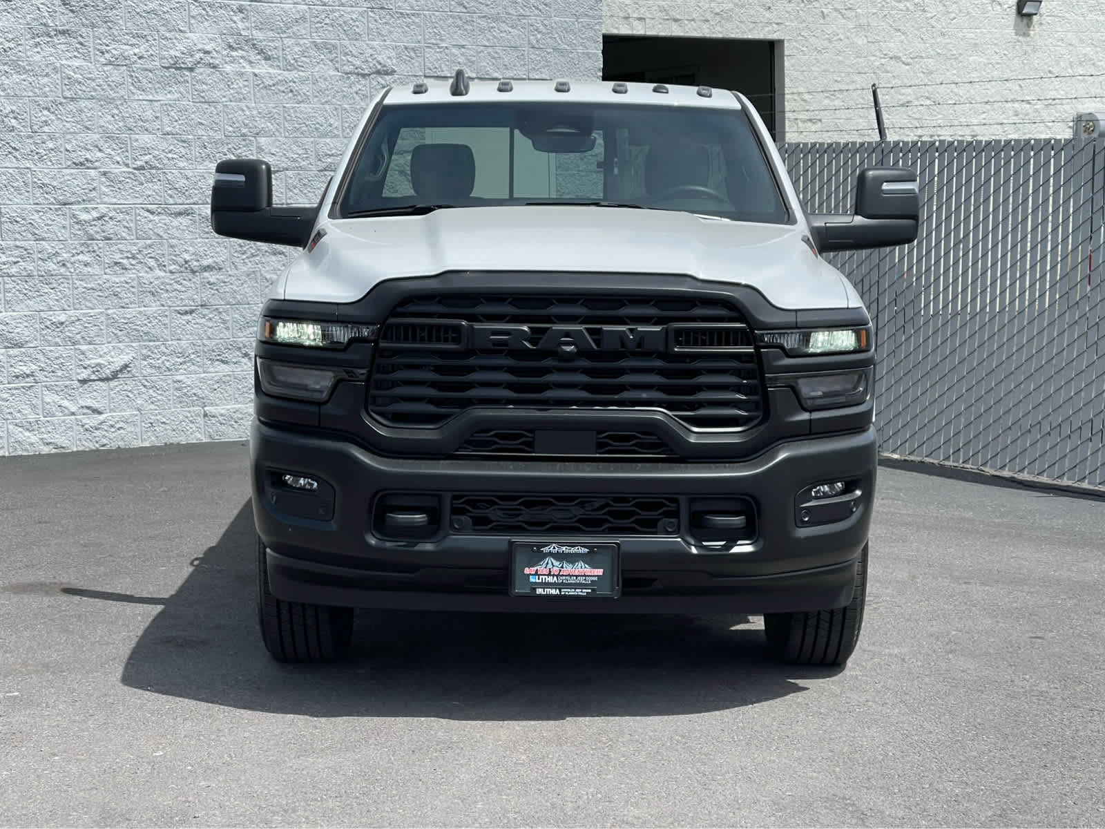 2025 Ram 3500 Tradesman photo 3