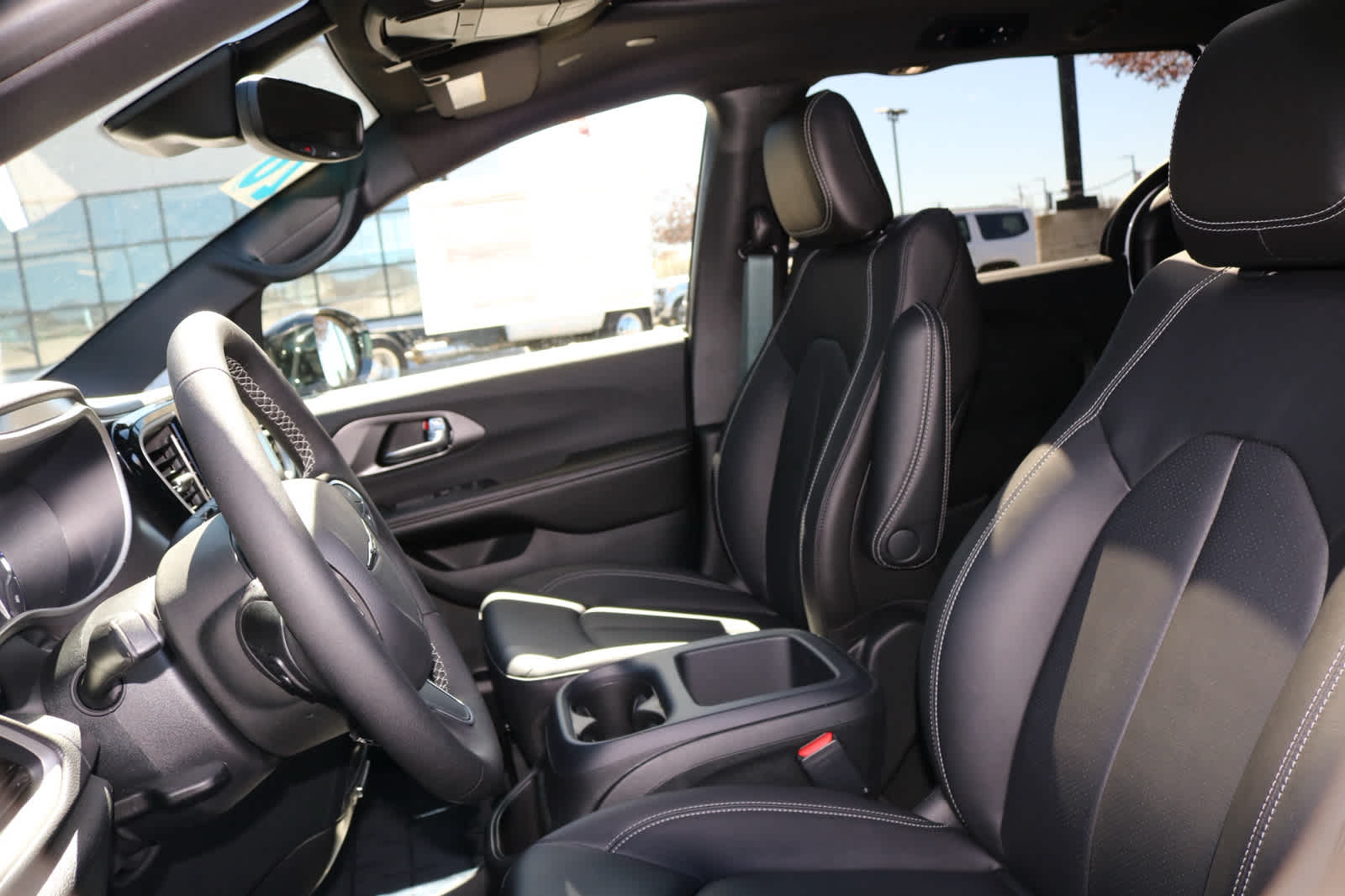 Thumbnail: 2026 Chrysler Pacifica - 26