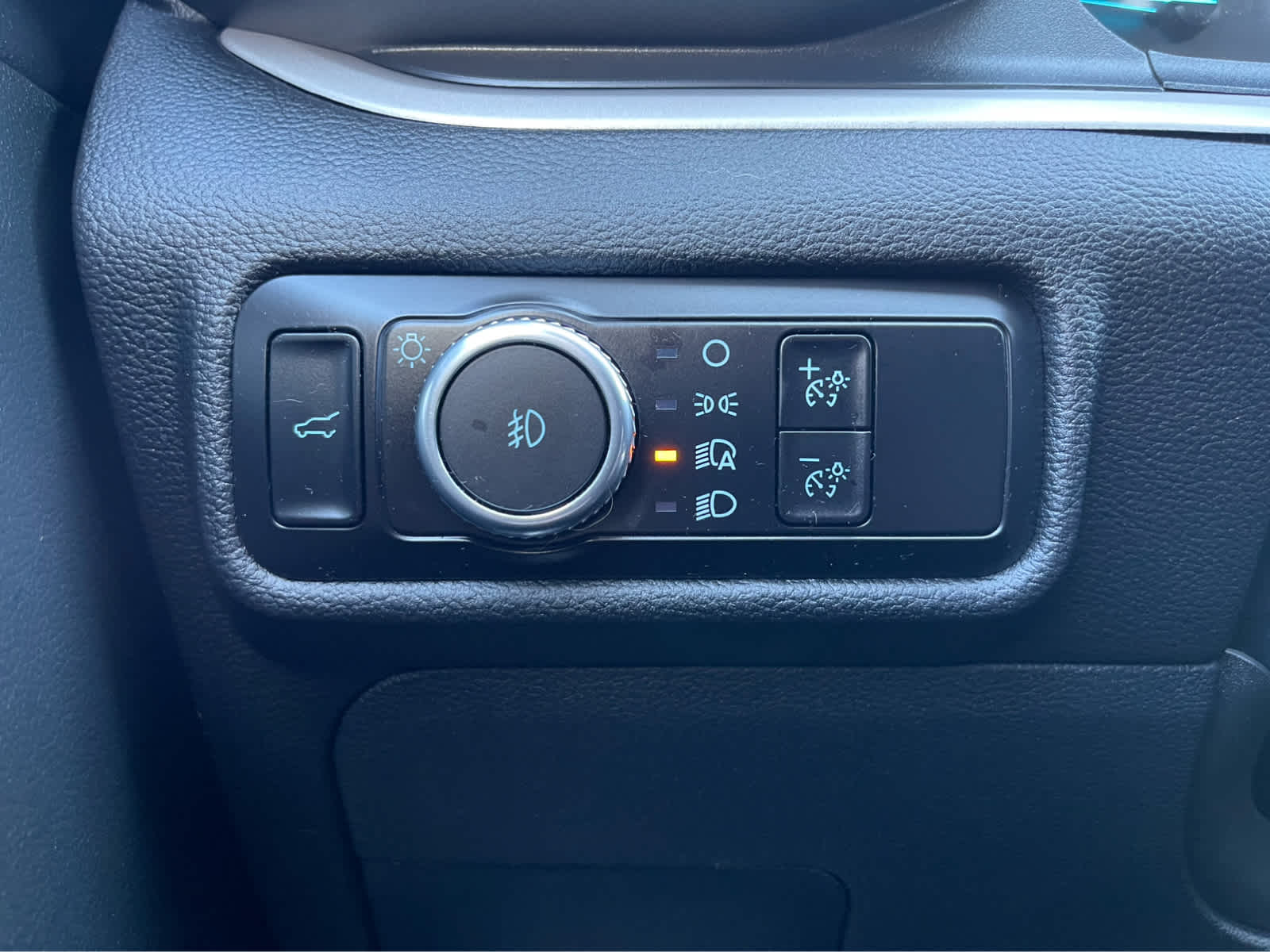 Thumbnail: 2023 Ford Explorer - 17