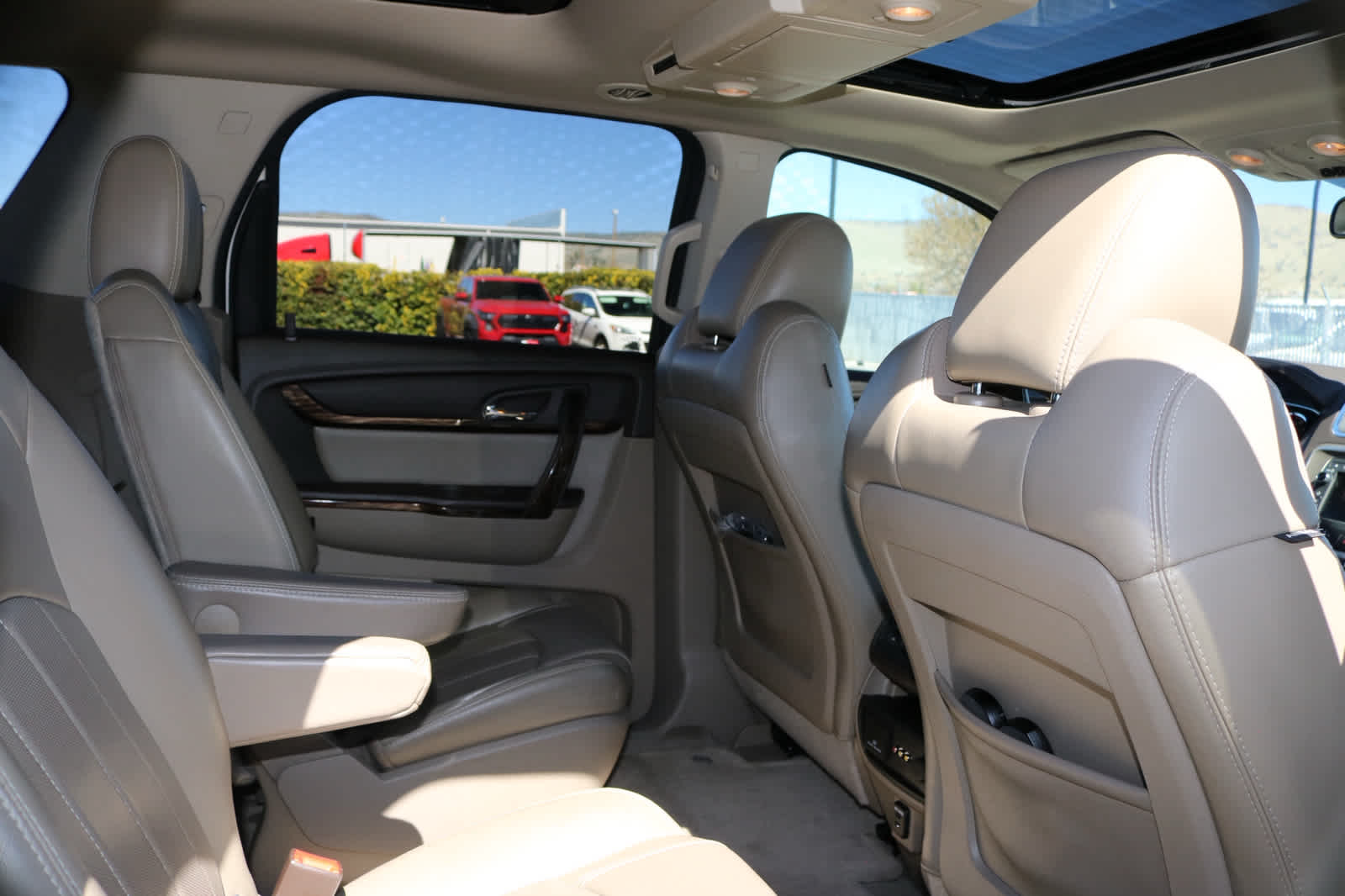 Thumbnail: 2015 GMC Acadia - 23