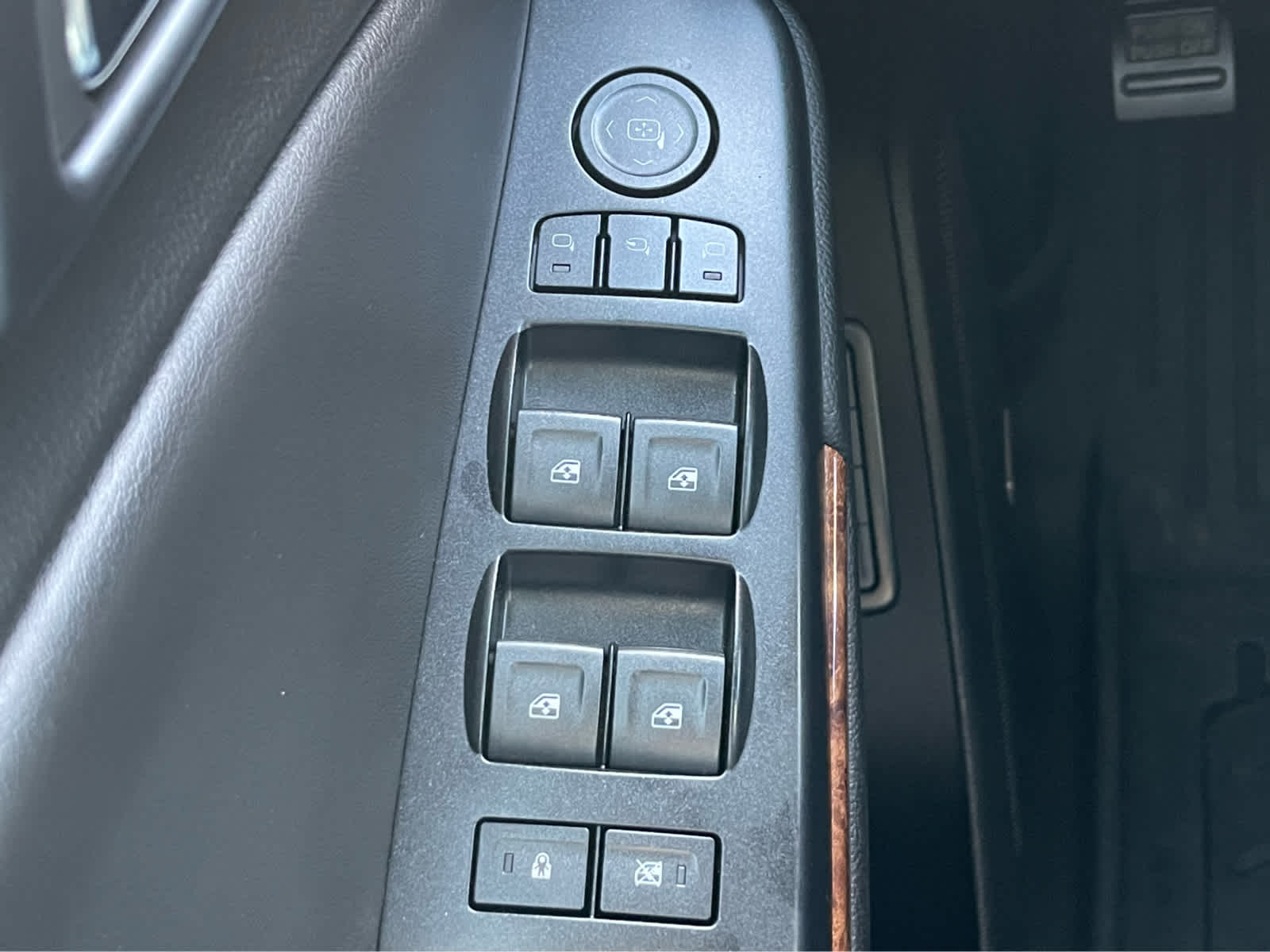 Thumbnail: 2018 Chevrolet Tahoe - 17