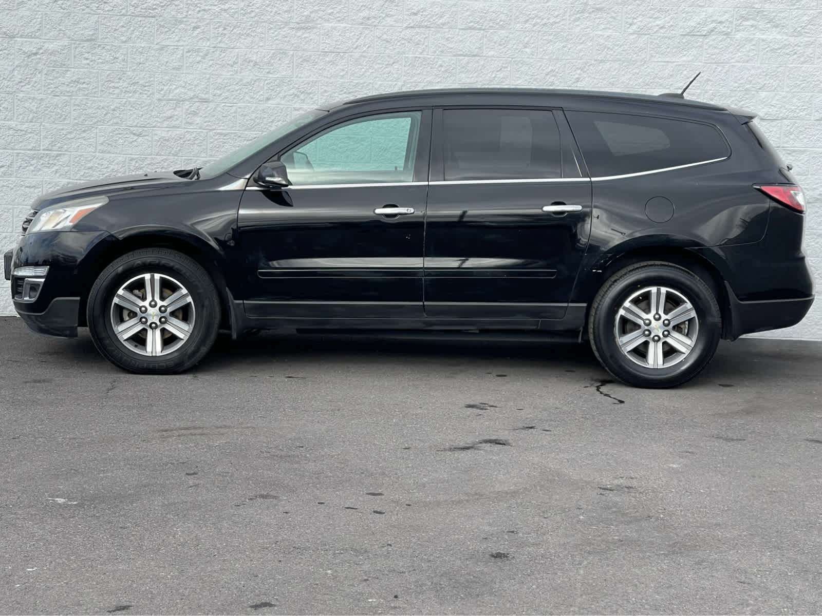 Thumbnail: 2017 Chevrolet Traverse - 4