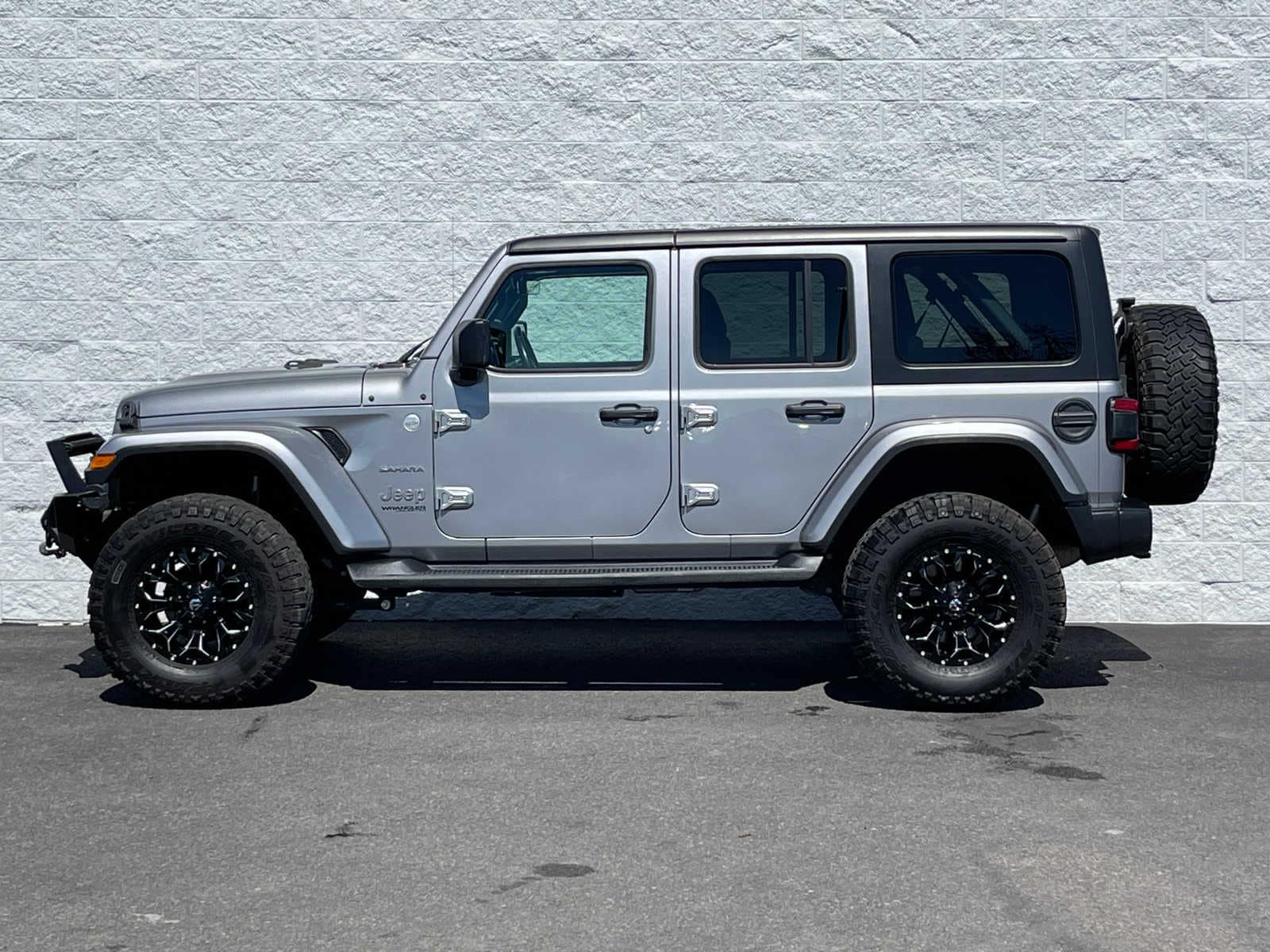 Used 2018 Jeep All-New Wrangler Unlimited Sahara with VIN 1C4HJXEG2JW194365 for sale in Klamath Falls, OR