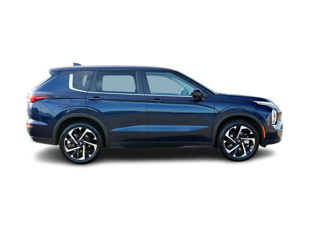 Thumbnail: 2024 Mitsubishi Outlander - 3