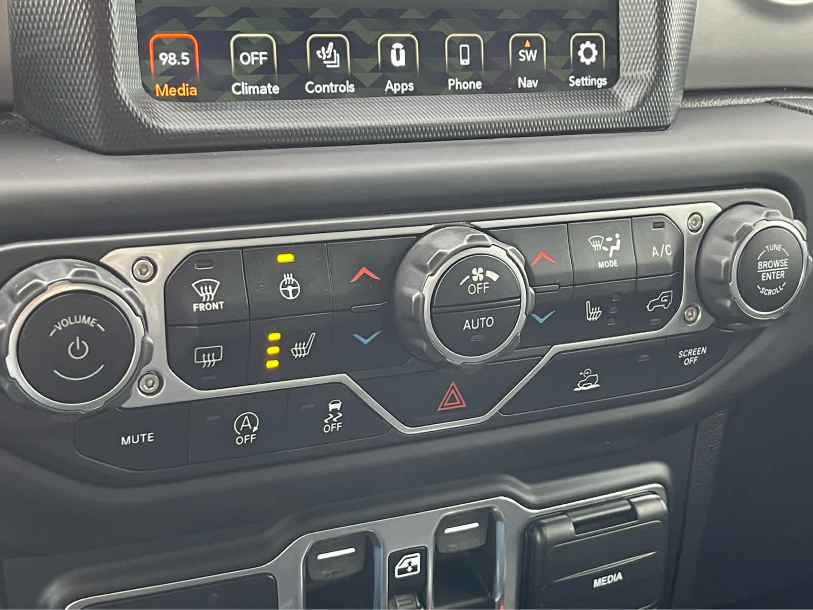 Thumbnail: 2021 Jeep Gladiator - 15