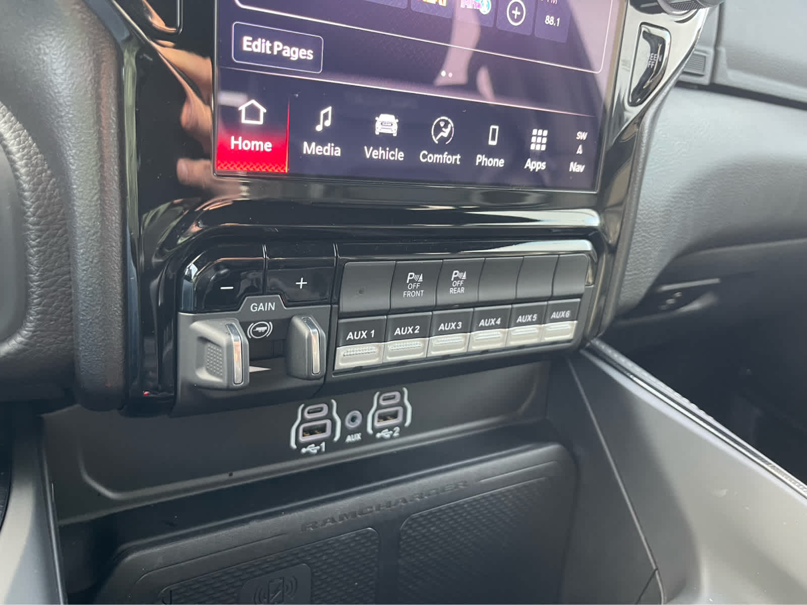 Thumbnail: 2025 RAM 1500 - 17