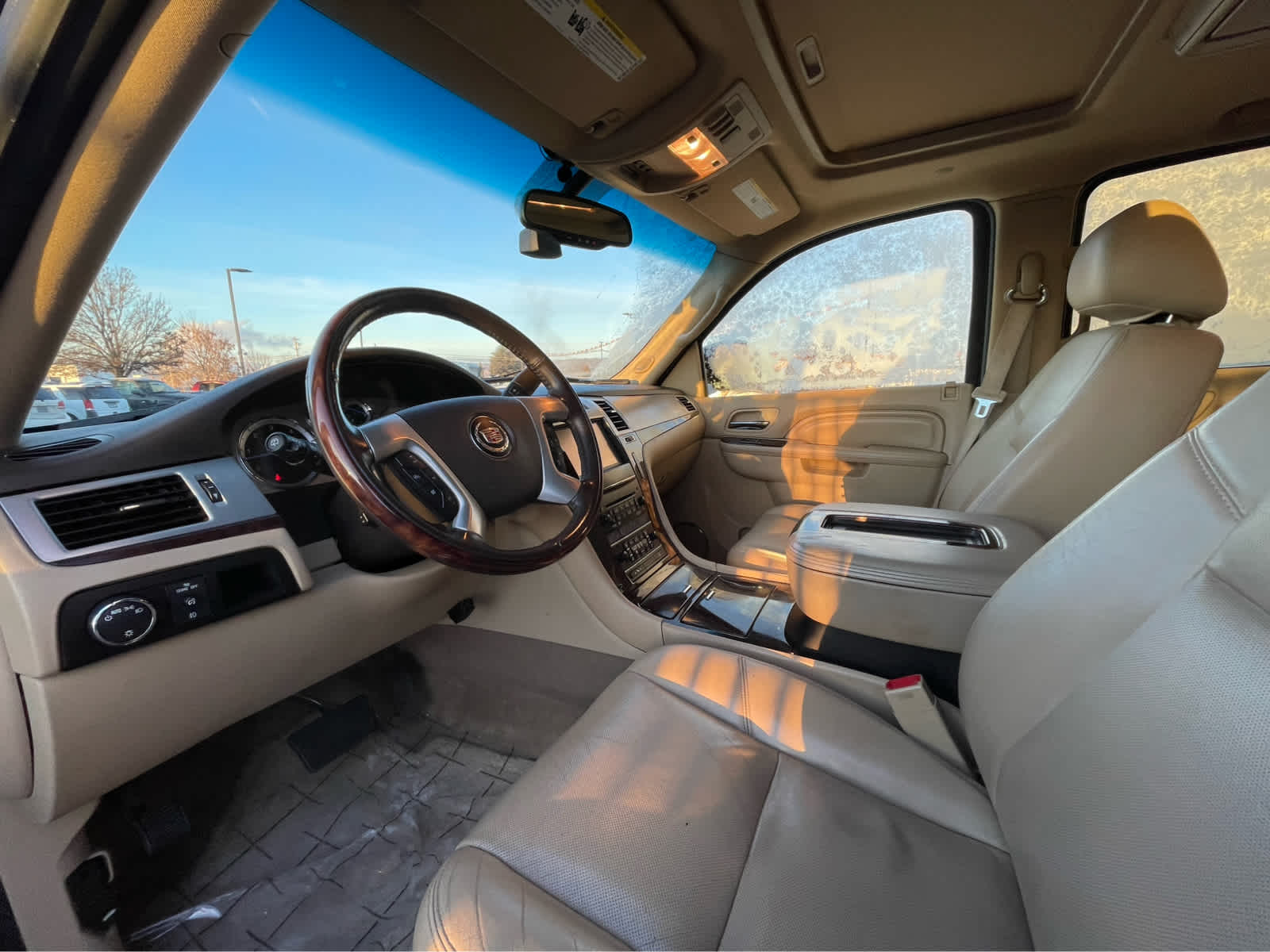 Thumbnail: 2014 Cadillac Escalade - 2