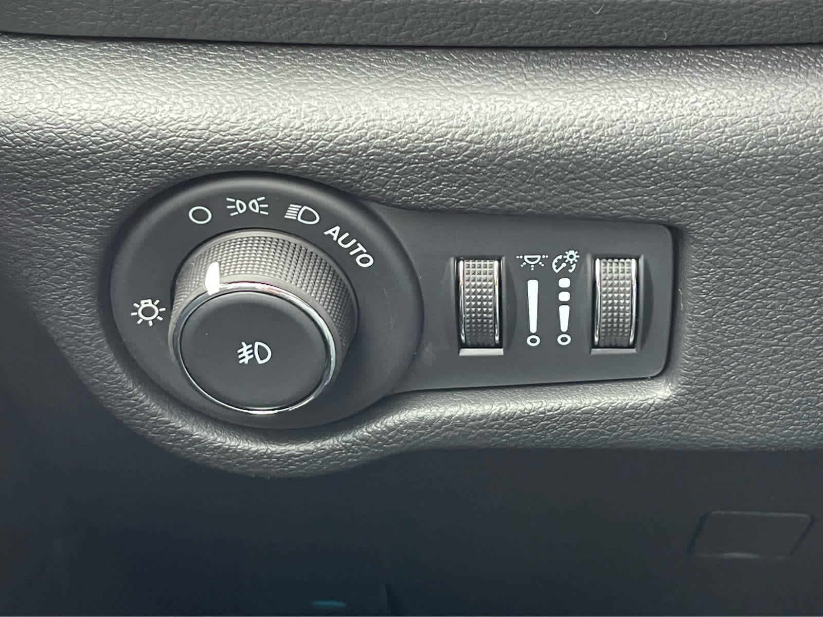 Thumbnail: 2026 Chrysler Pacifica - 16