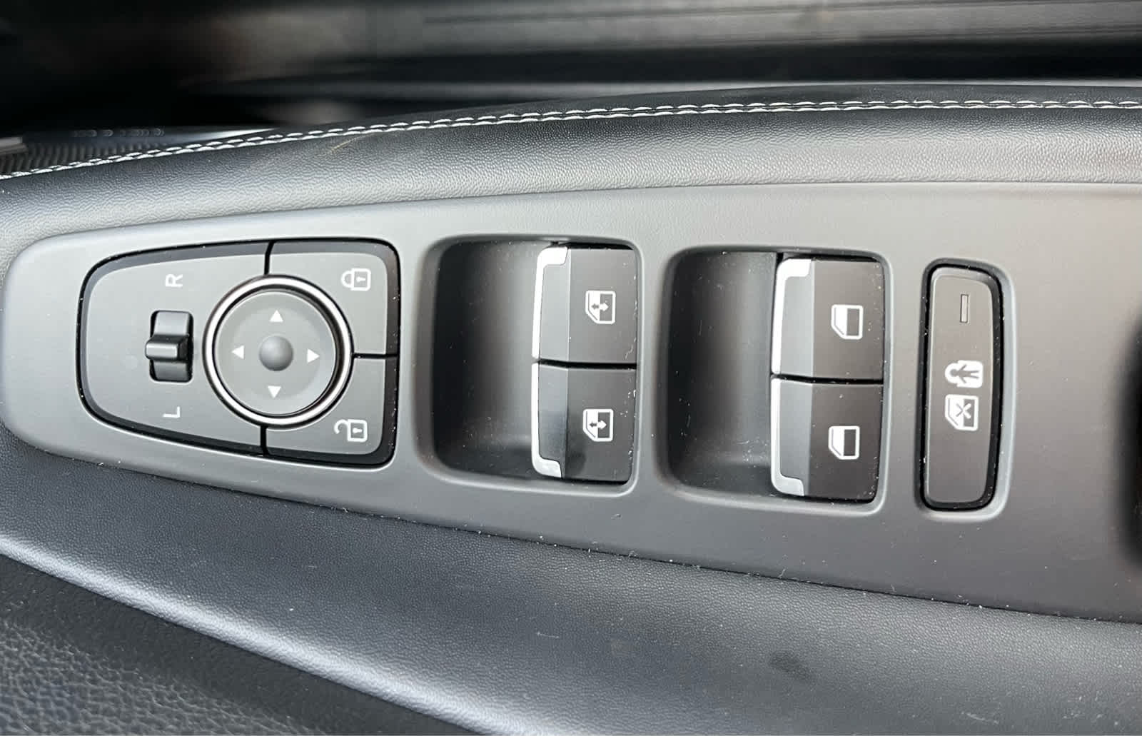 Thumbnail: 2022 Hyundai Santa Fe - 18