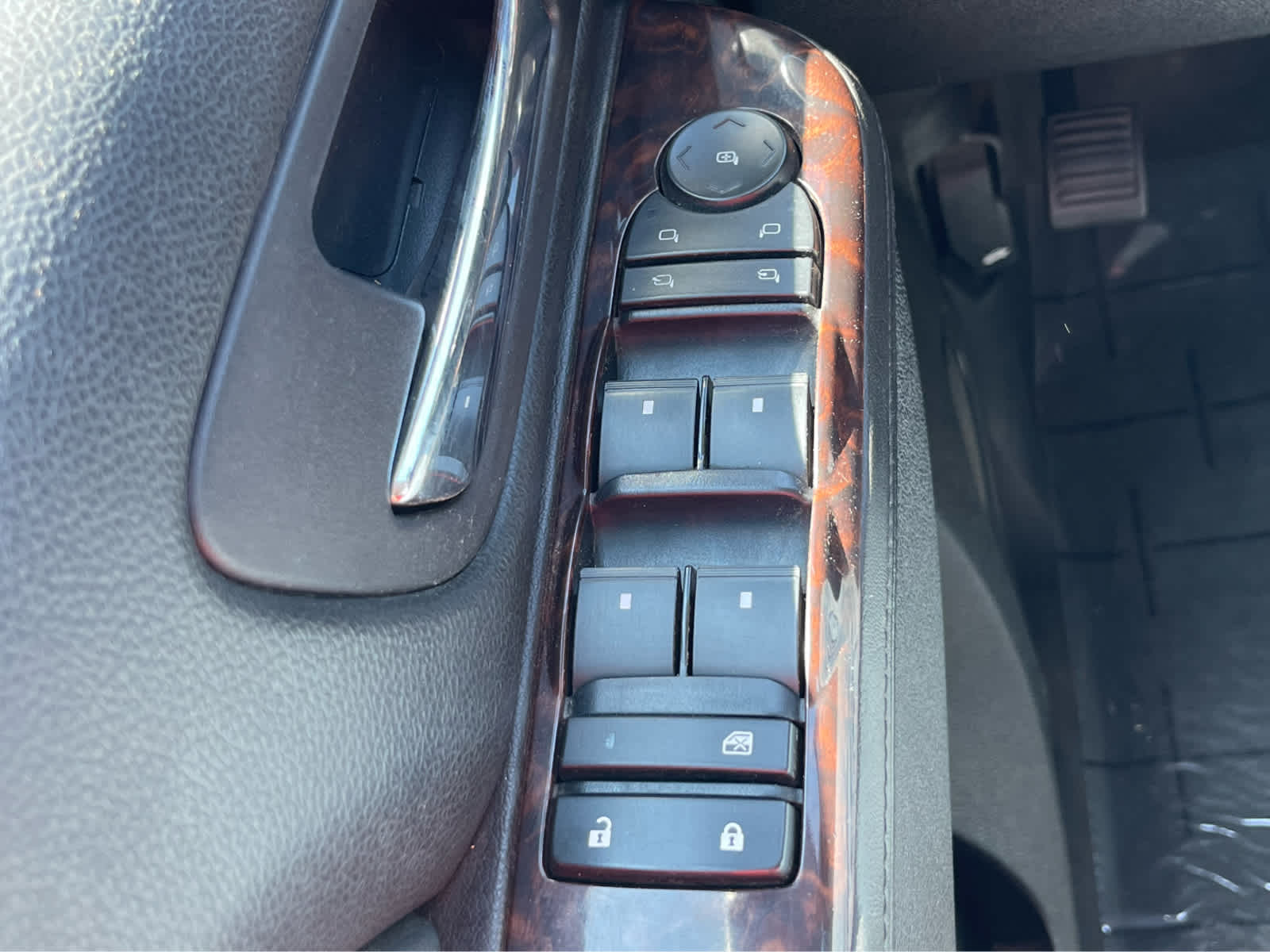 Thumbnail: 2013 GMC Yukon - 18