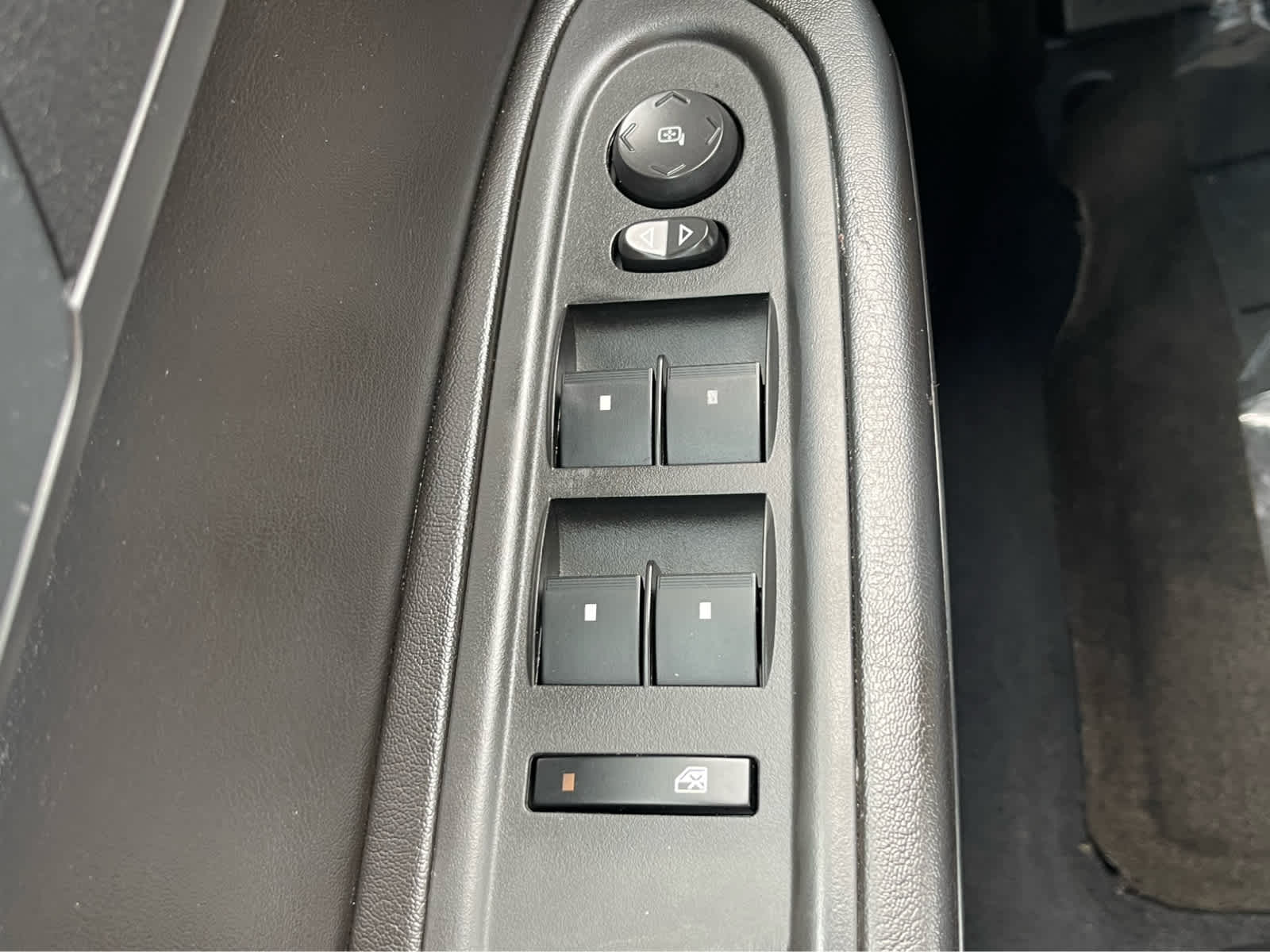 Thumbnail: 2017 Chevrolet Traverse - 19