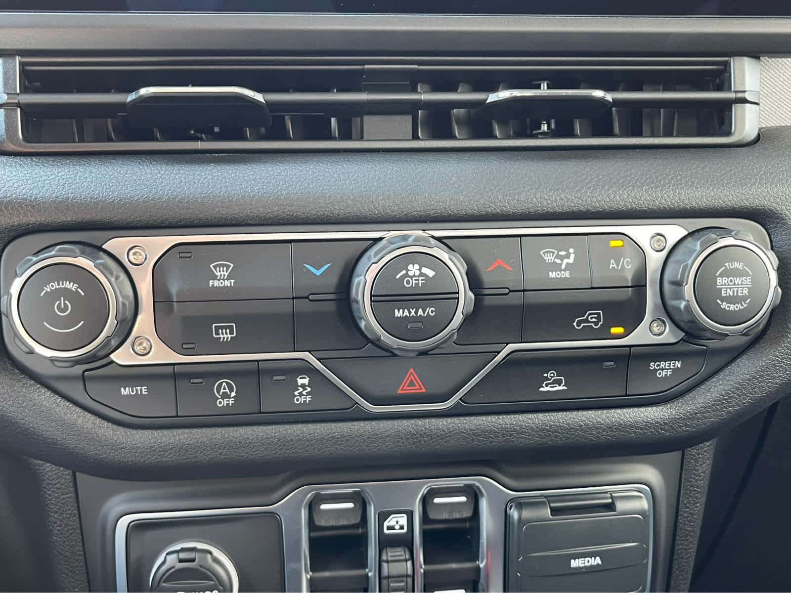 Thumbnail: 2025 Jeep Gladiator - 15