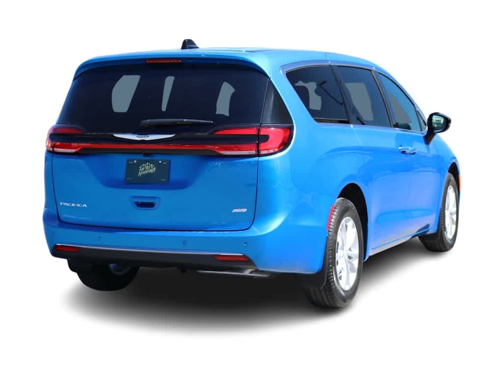 Thumbnail: 2026 Chrysler Pacifica - 6