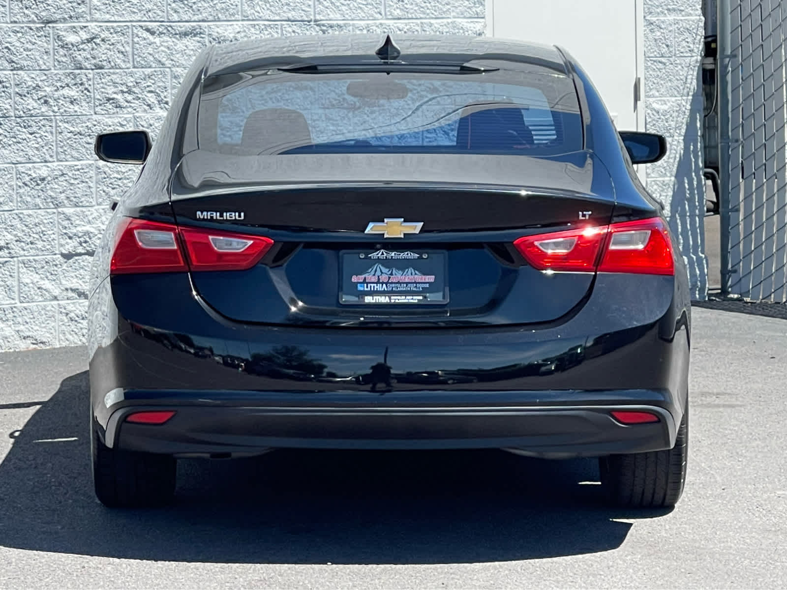 Thumbnail: 2017 Chevrolet Malibu - 6