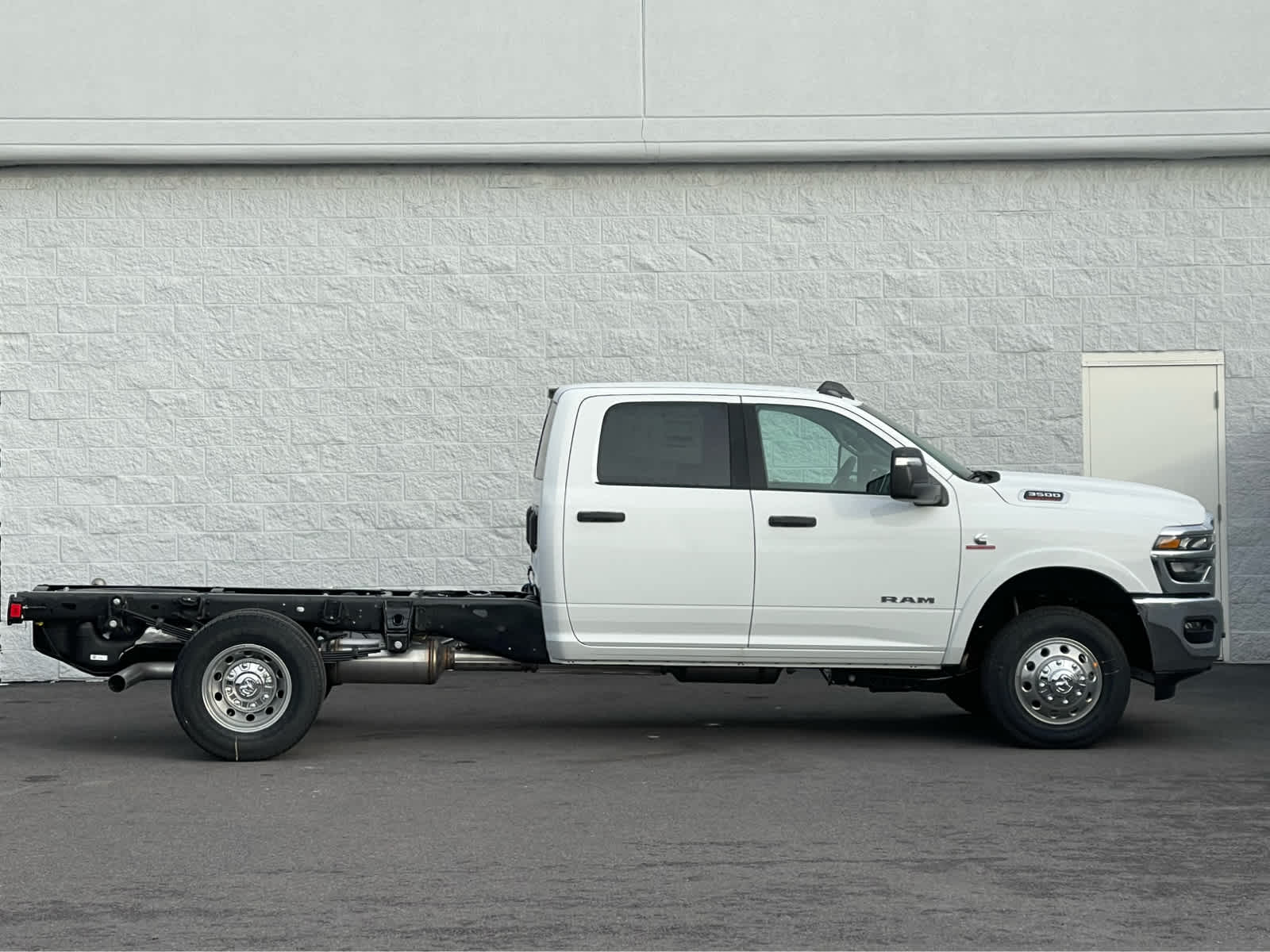 Thumbnail: 2026 RAM 3500 - 5