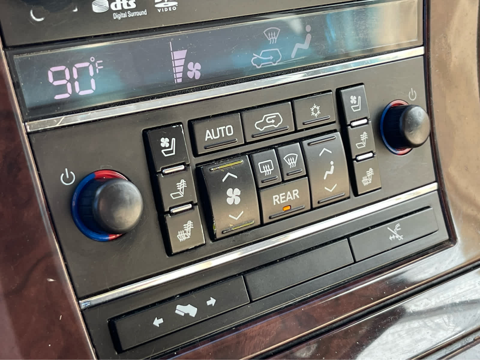 Thumbnail: 2014 Cadillac Escalade - 15