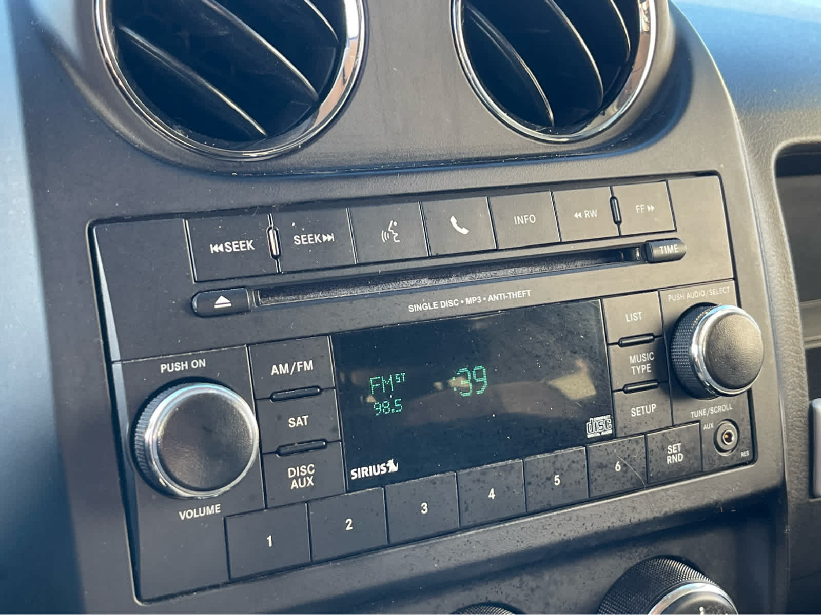 Thumbnail: 2016 Jeep Compass - 13