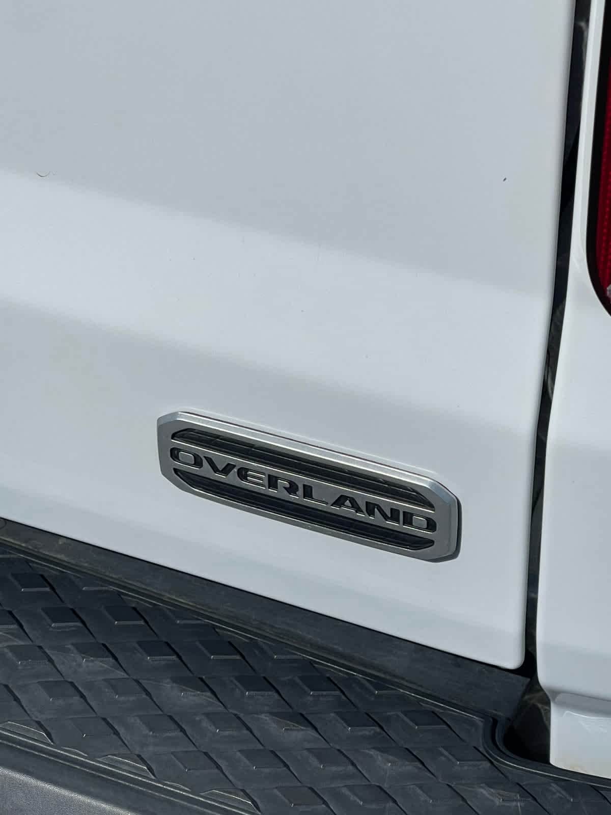 2023 Jeep Gladiator Overland - Photo 10