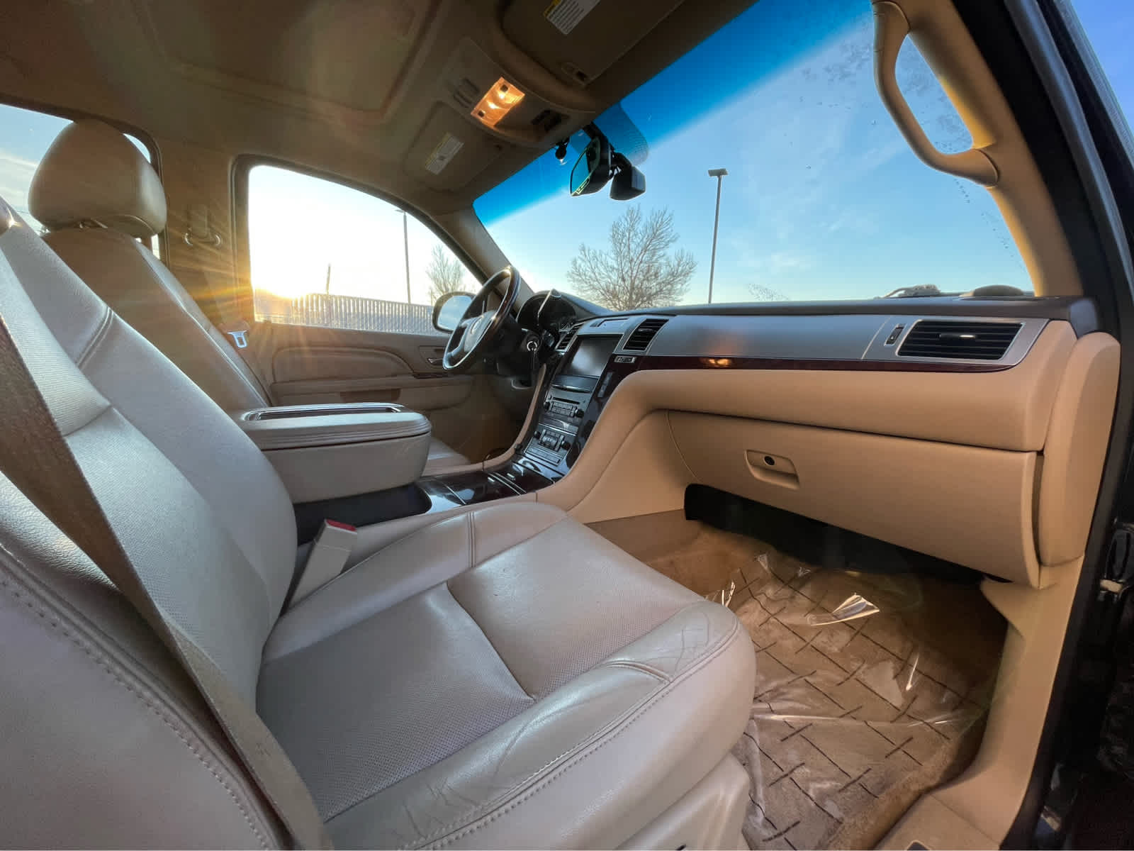 Thumbnail: 2014 Cadillac Escalade - 25