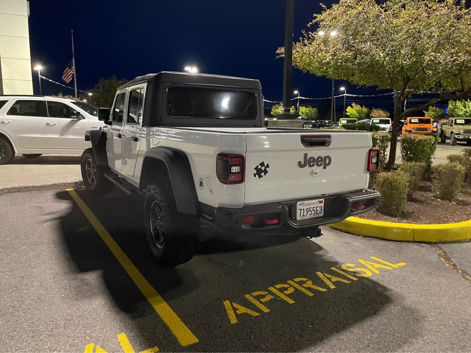 Thumbnail: 2021 Jeep Gladiator - 6