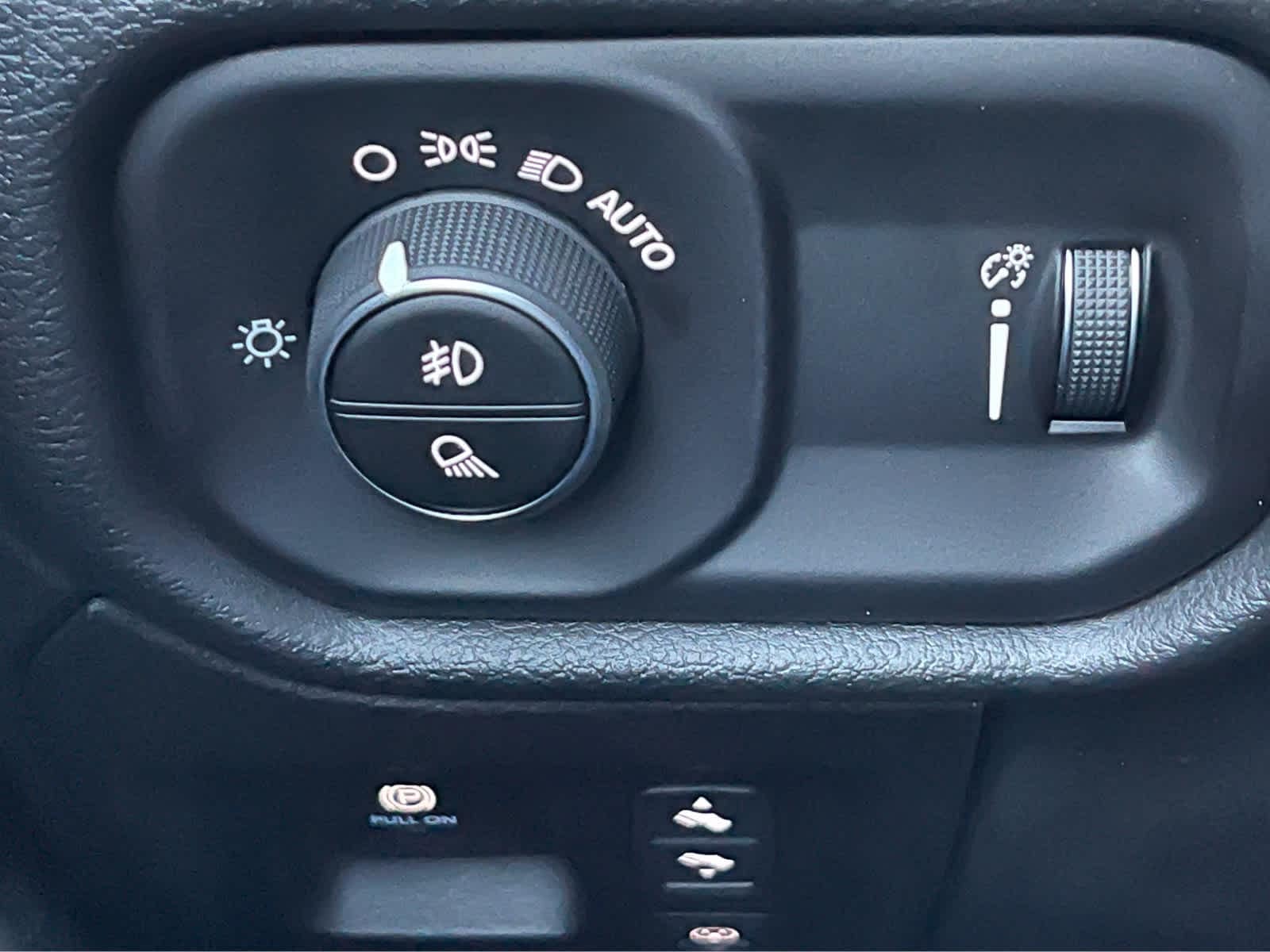 Thumbnail: 2026 RAM 1500 - 19