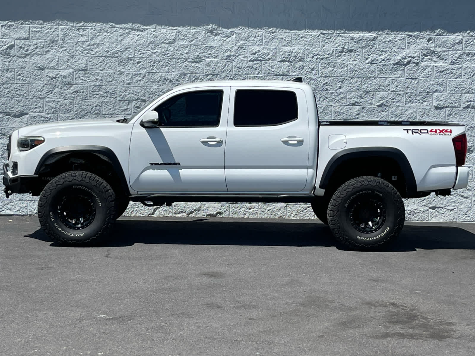 Thumbnail: 2019 Toyota Tacoma - 4