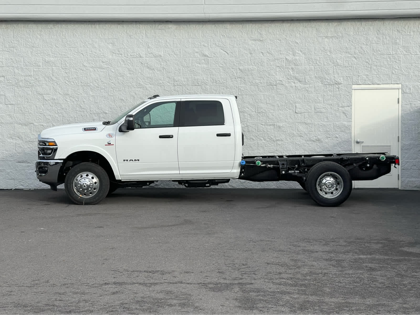 Thumbnail: 2026 RAM 3500 - 4