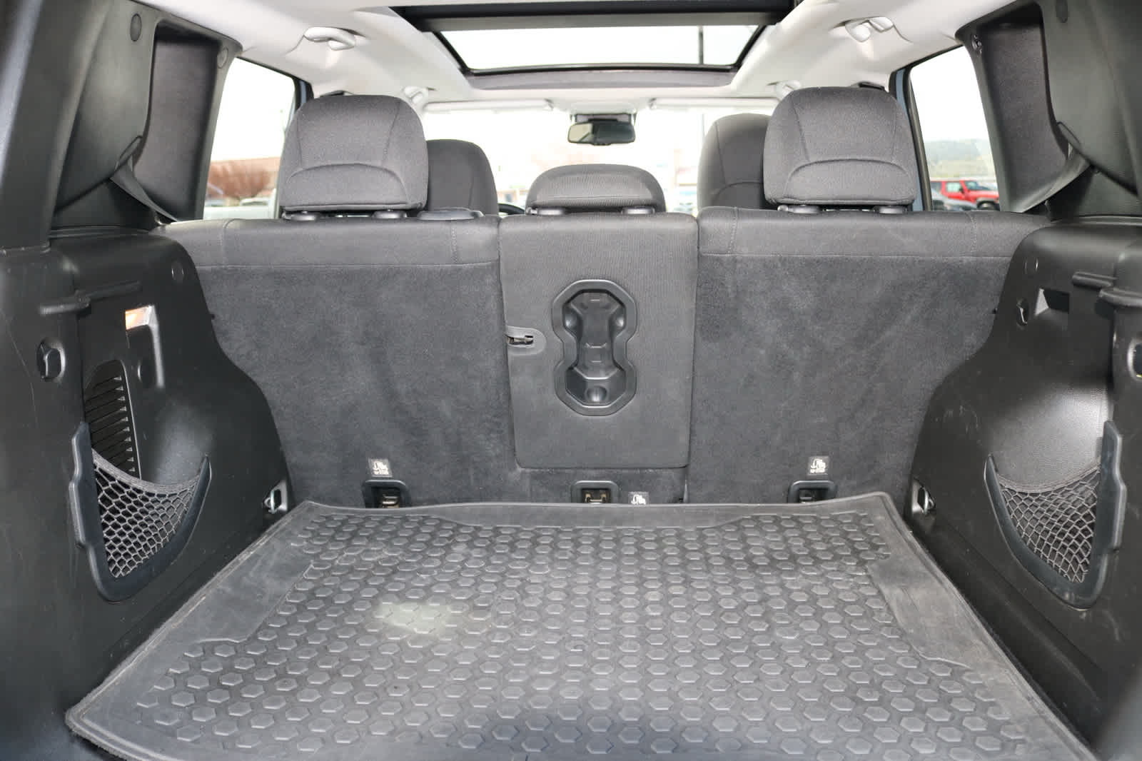 Thumbnail: 2018 Jeep Renegade - 11