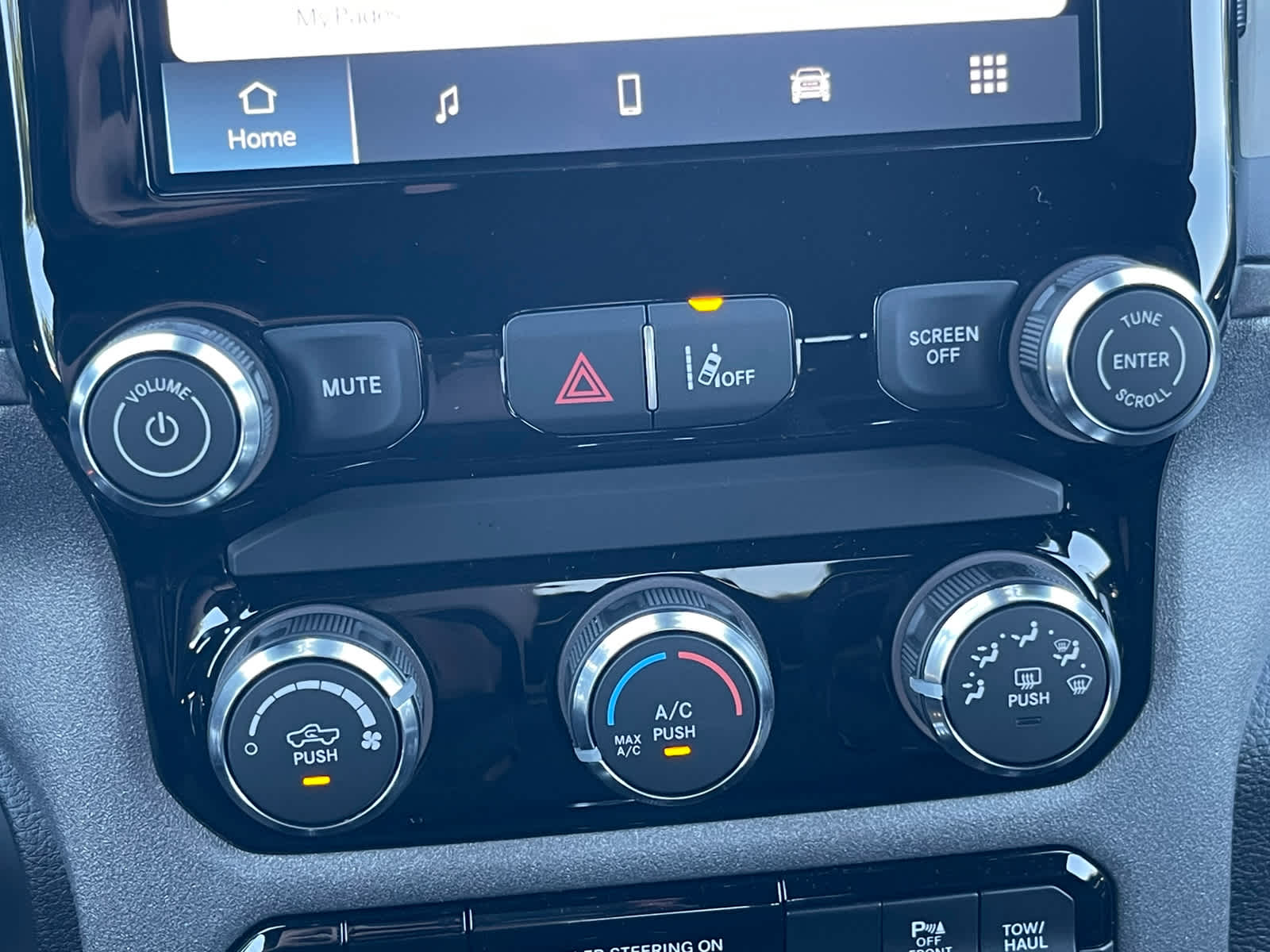 Thumbnail: 2026 RAM 1500 - 17
