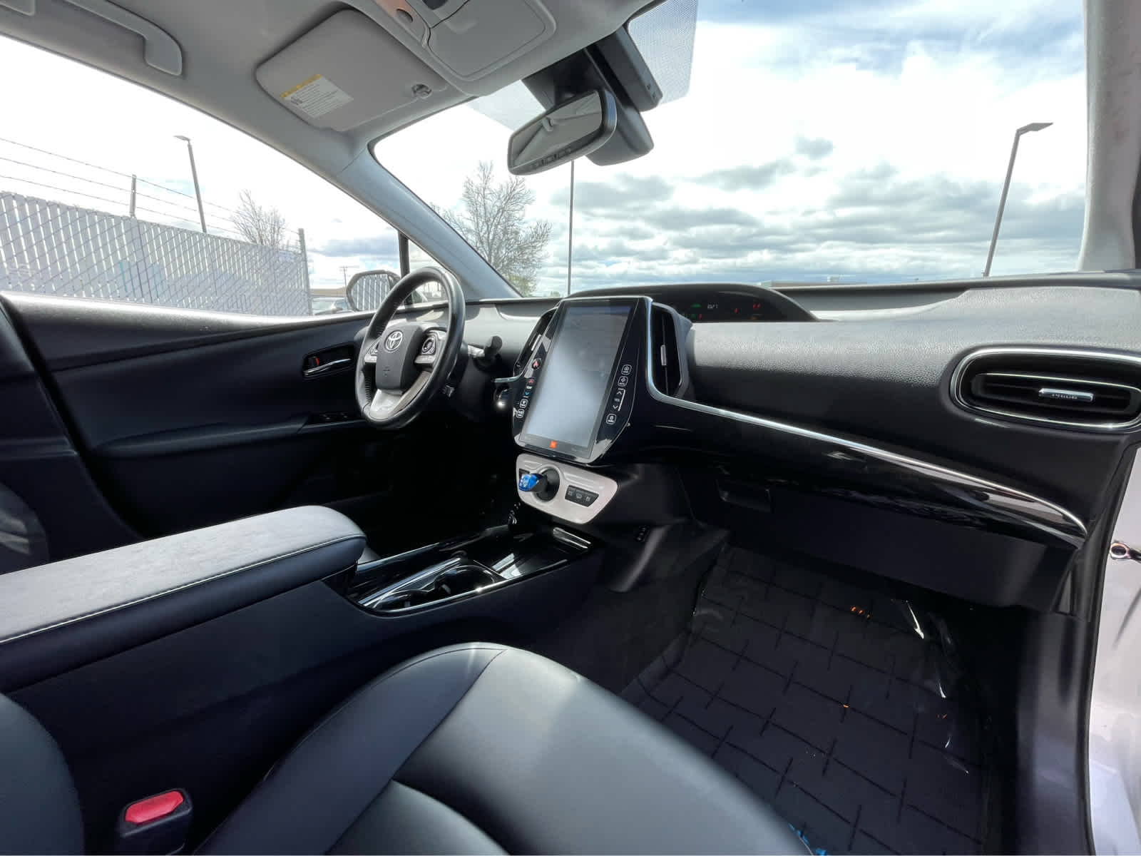 Thumbnail: 2017 Toyota Prius Prime - 27