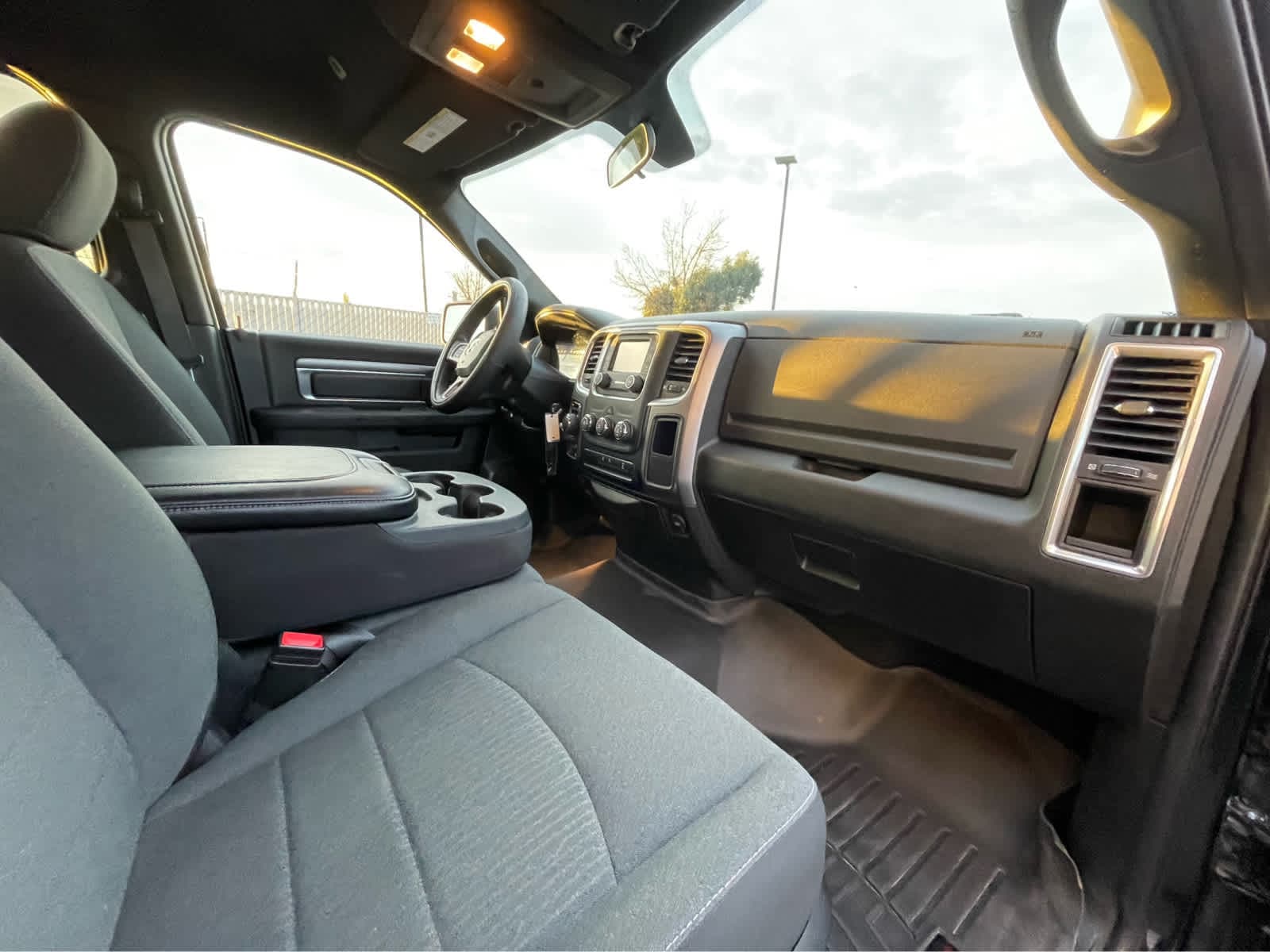 Thumbnail: 2022 RAM 1500 Classic - 26