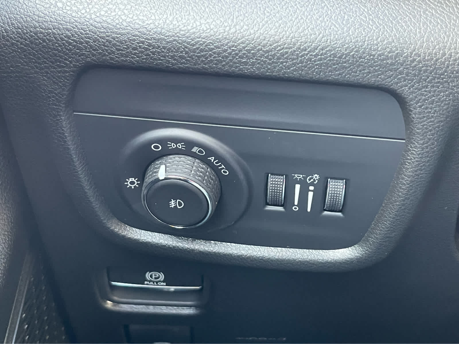 Thumbnail: 2025 Jeep Grand Cherokee - 18