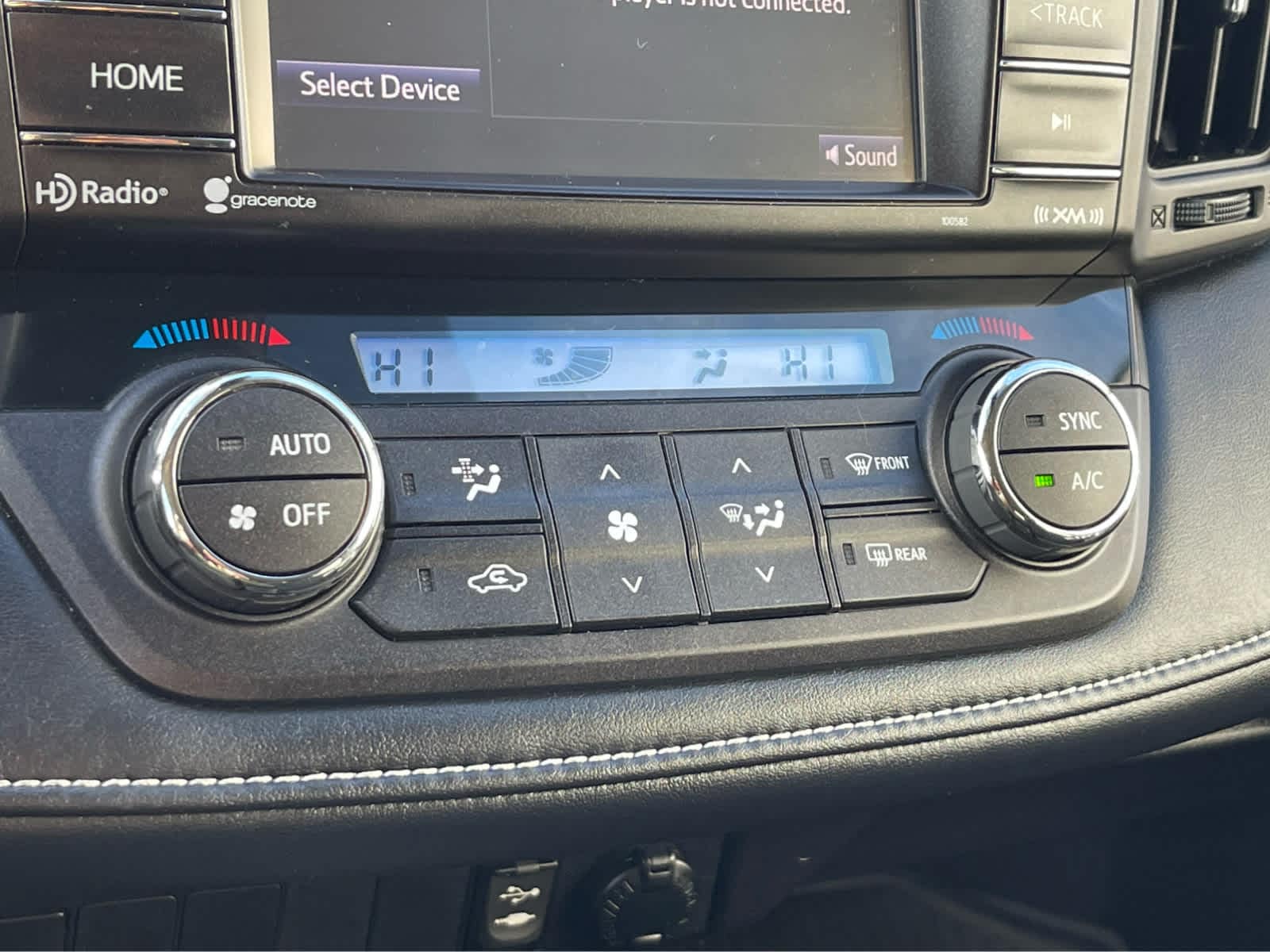 Thumbnail: 2018 Toyota RAV4 - 15