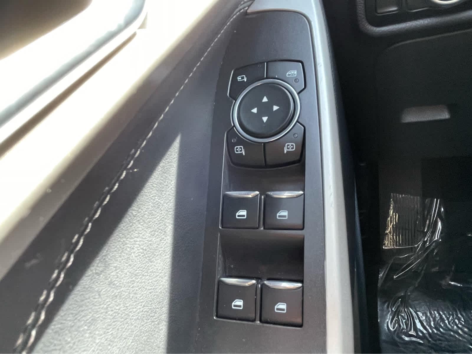 Thumbnail: 2023 Ford Explorer - 19