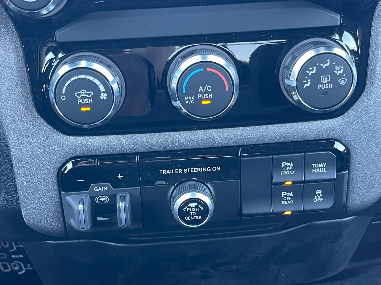 Thumbnail: 2026 RAM 1500 - 18