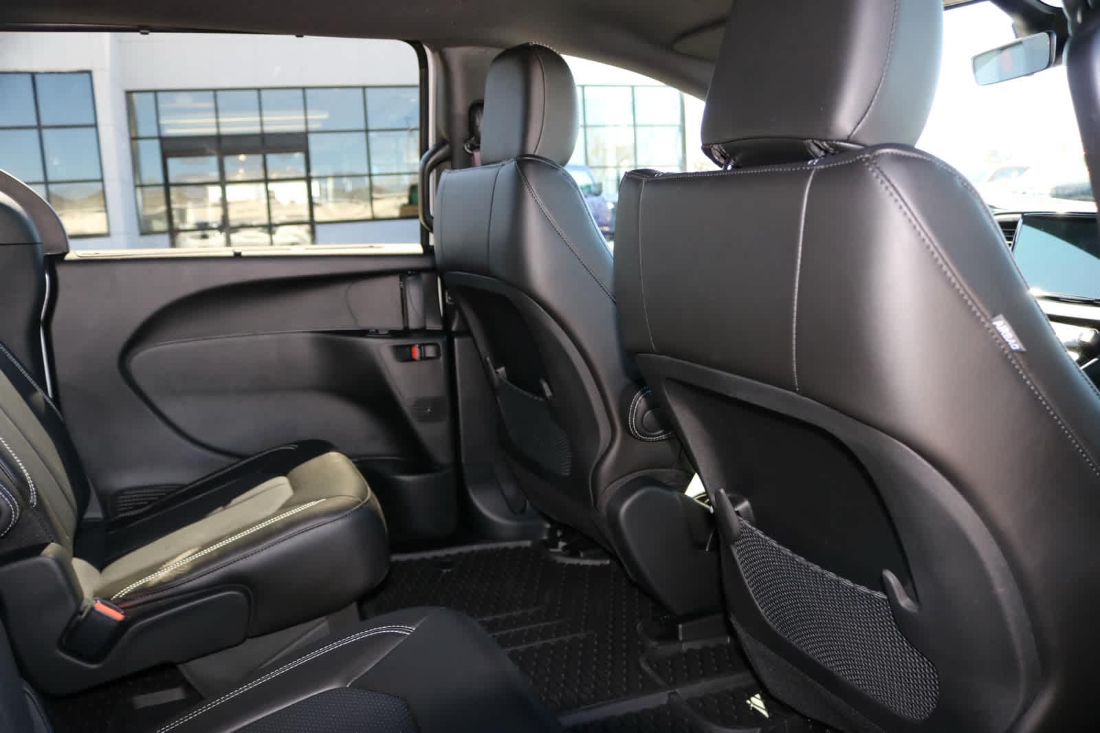 Thumbnail: 2026 Chrysler Voyager - 22