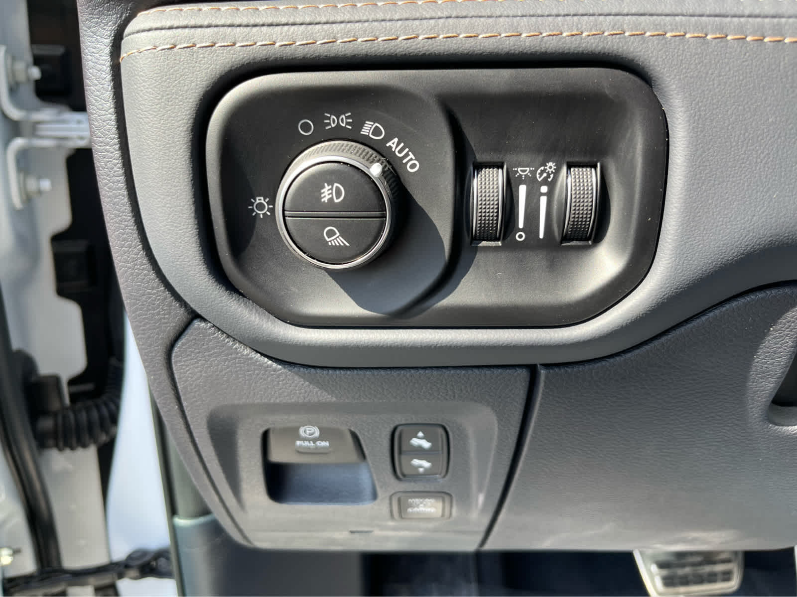 Thumbnail: 2025 RAM 1500 - 18