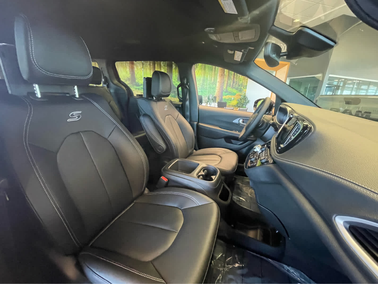 Thumbnail: 2026 Chrysler Pacifica - 25