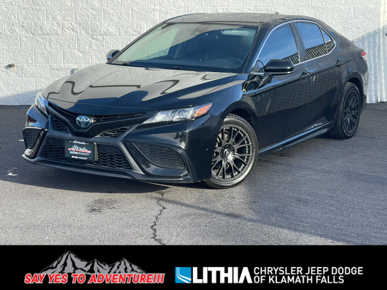 2021 Toyota Camry SE's photo