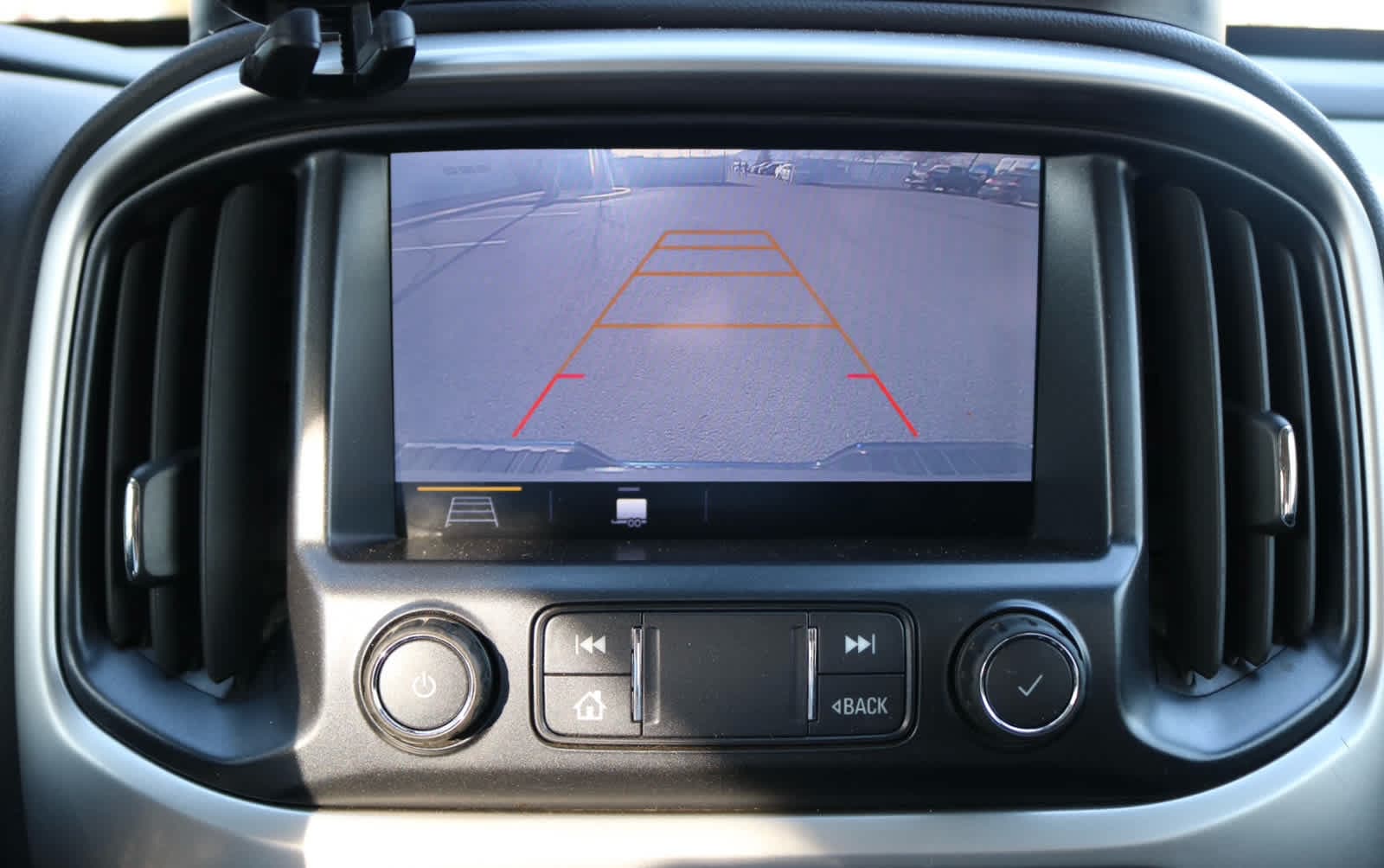 Thumbnail: 2019 Chevrolet Colorado - 17