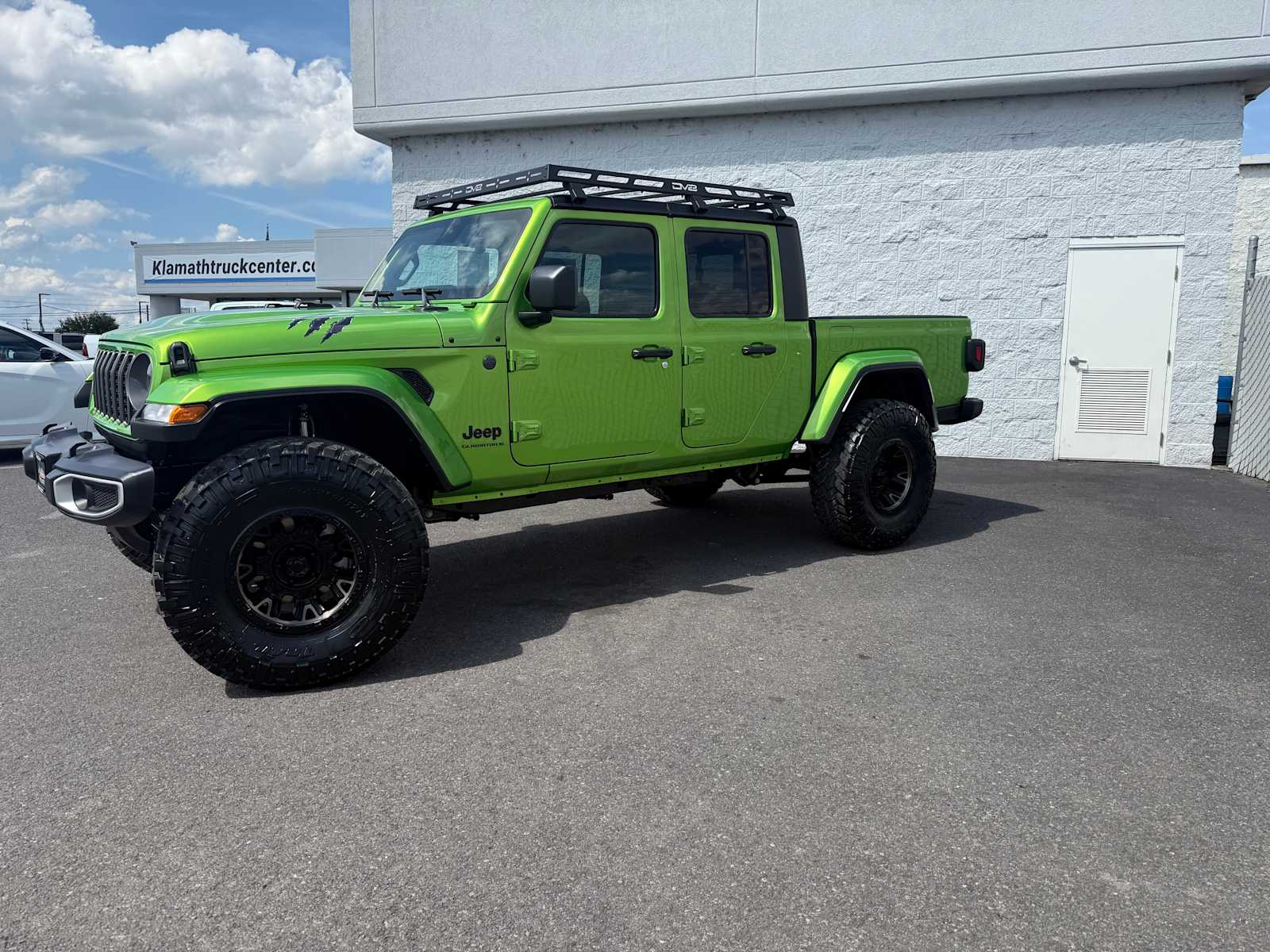 Thumbnail: 2025 Jeep Gladiator - 2
