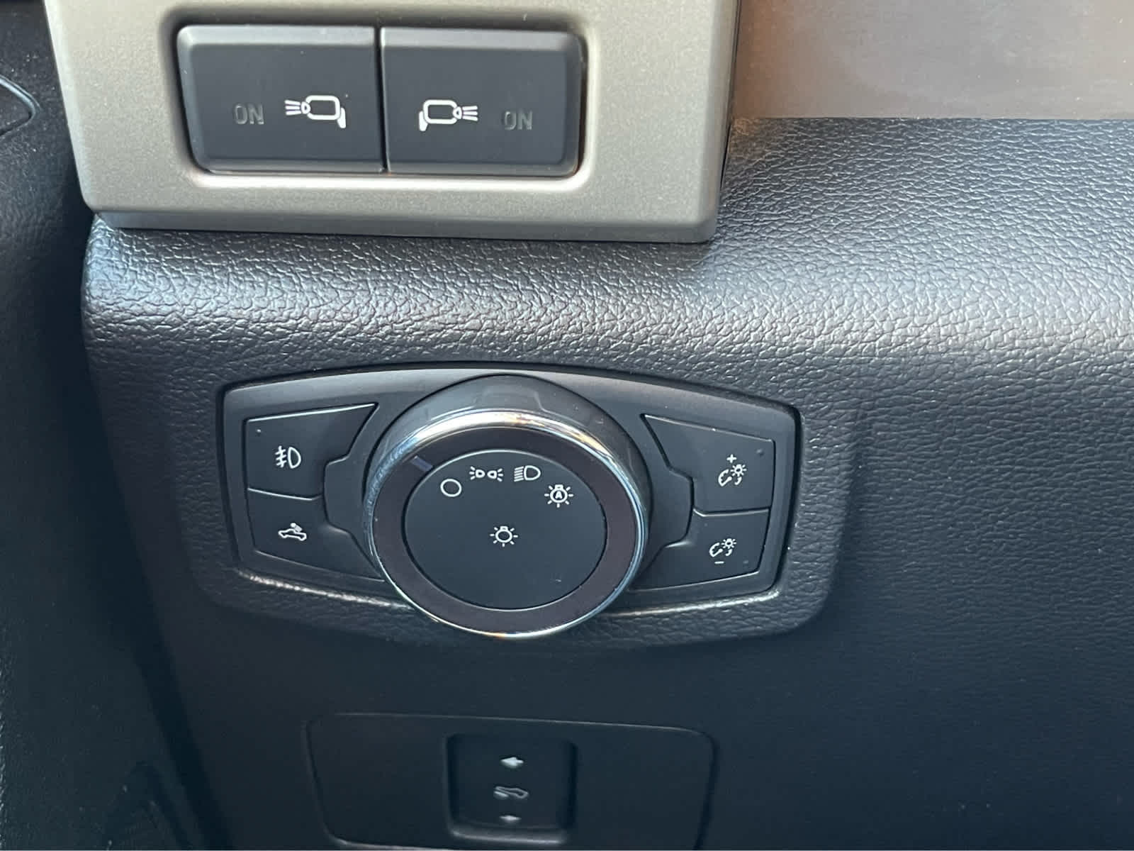 Thumbnail: 2019 Ford F-350 - 19