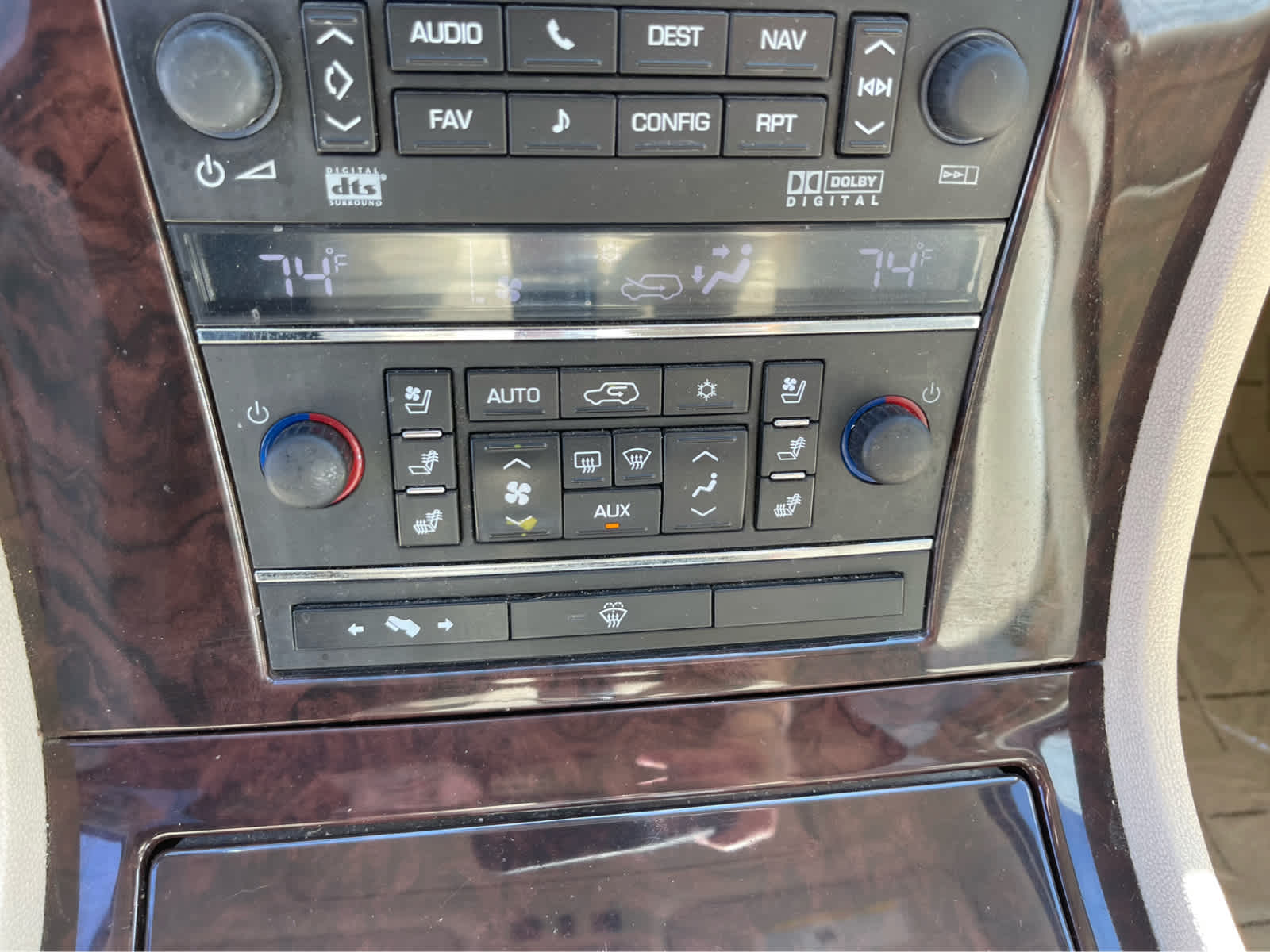 Thumbnail: 2008 Cadillac Escalade - 16