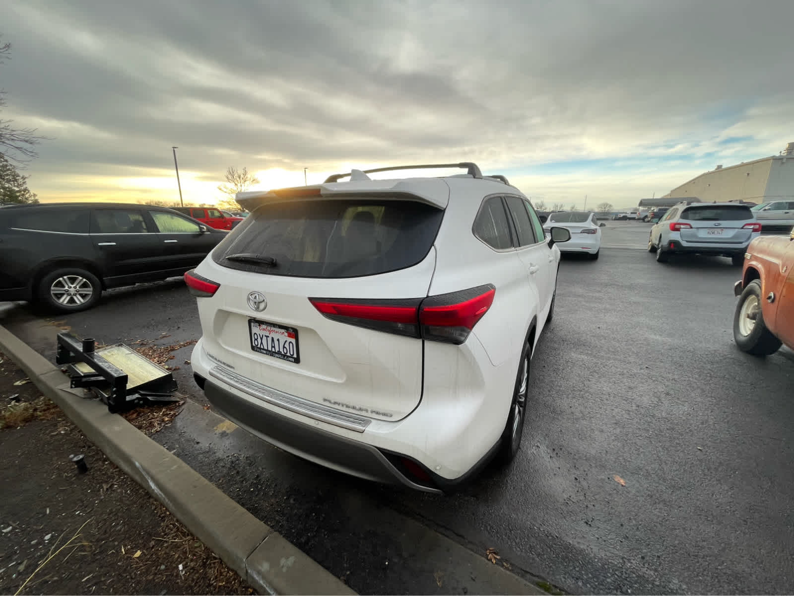 Thumbnail: 2021 Toyota Highlander - 4