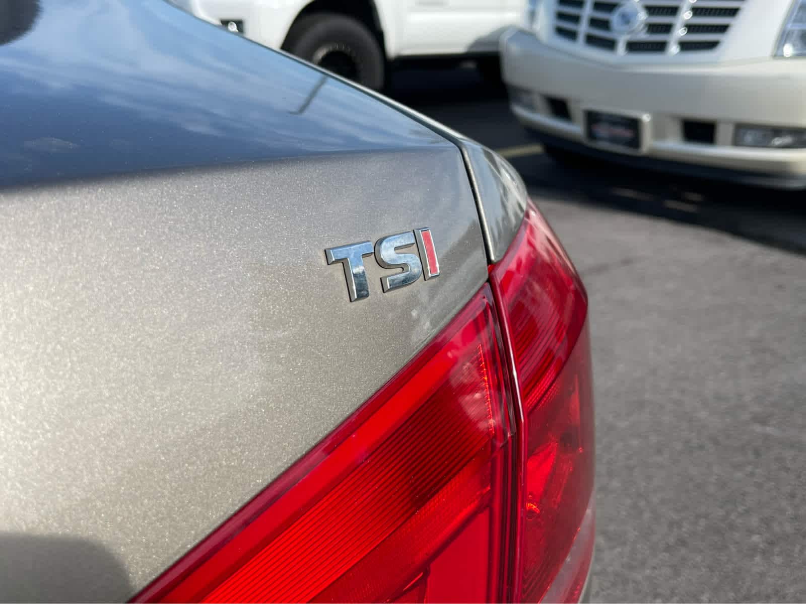 Thumbnail: 2015 Volkswagen Passat - 9