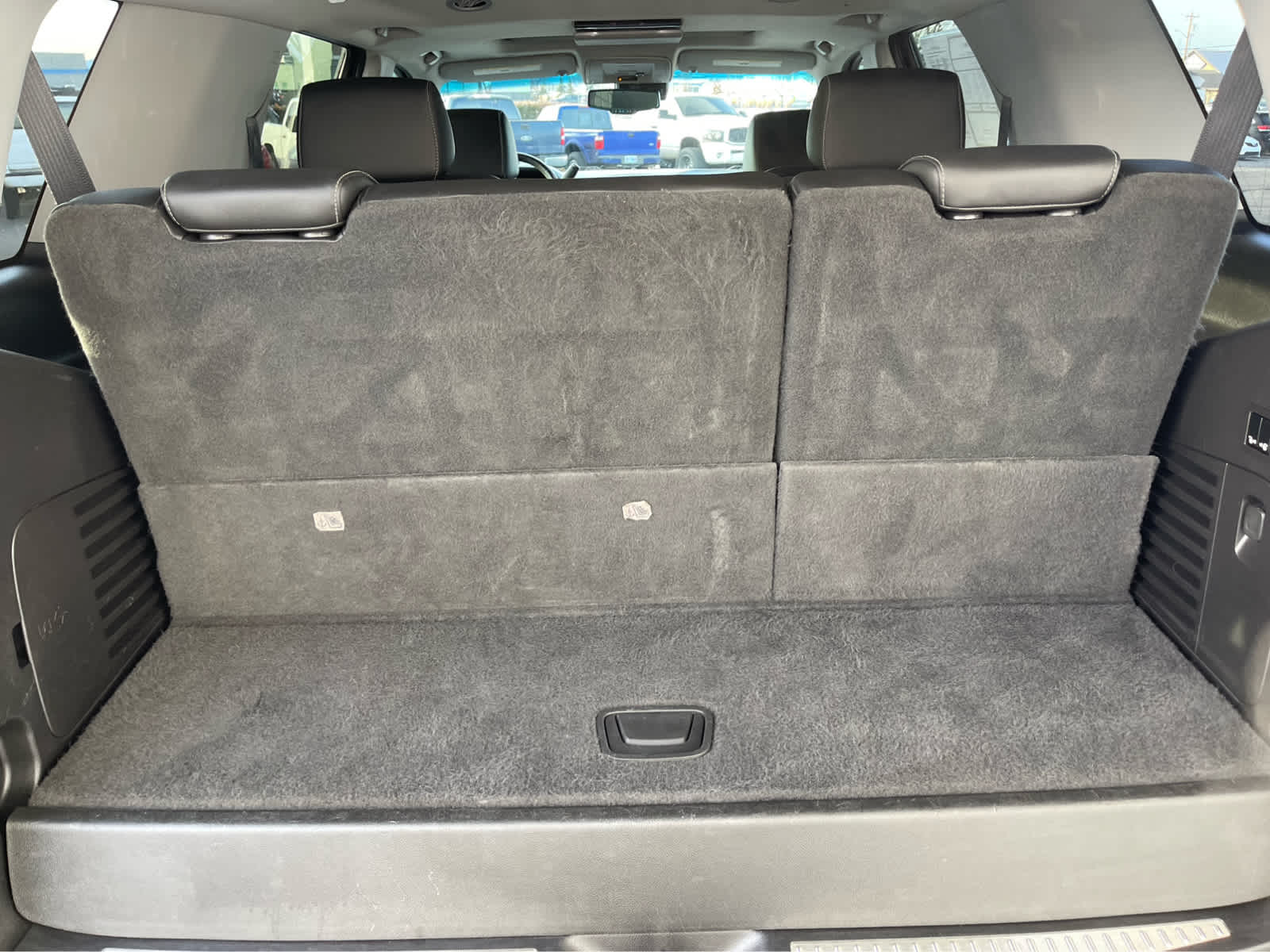 Thumbnail: 2018 Chevrolet Tahoe - 24