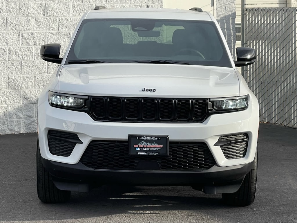 New 2025 Jeep Grand Cherokee ALTITUDE 4X4 Sport Utility